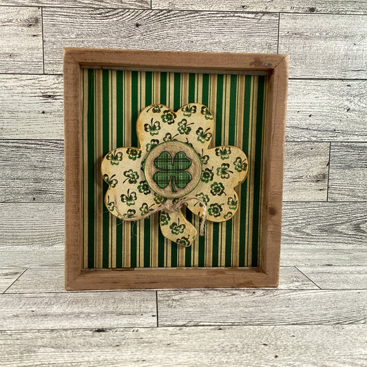 St Patrick's Decor - Primitive Irish Shamrock Clover Inset Sign