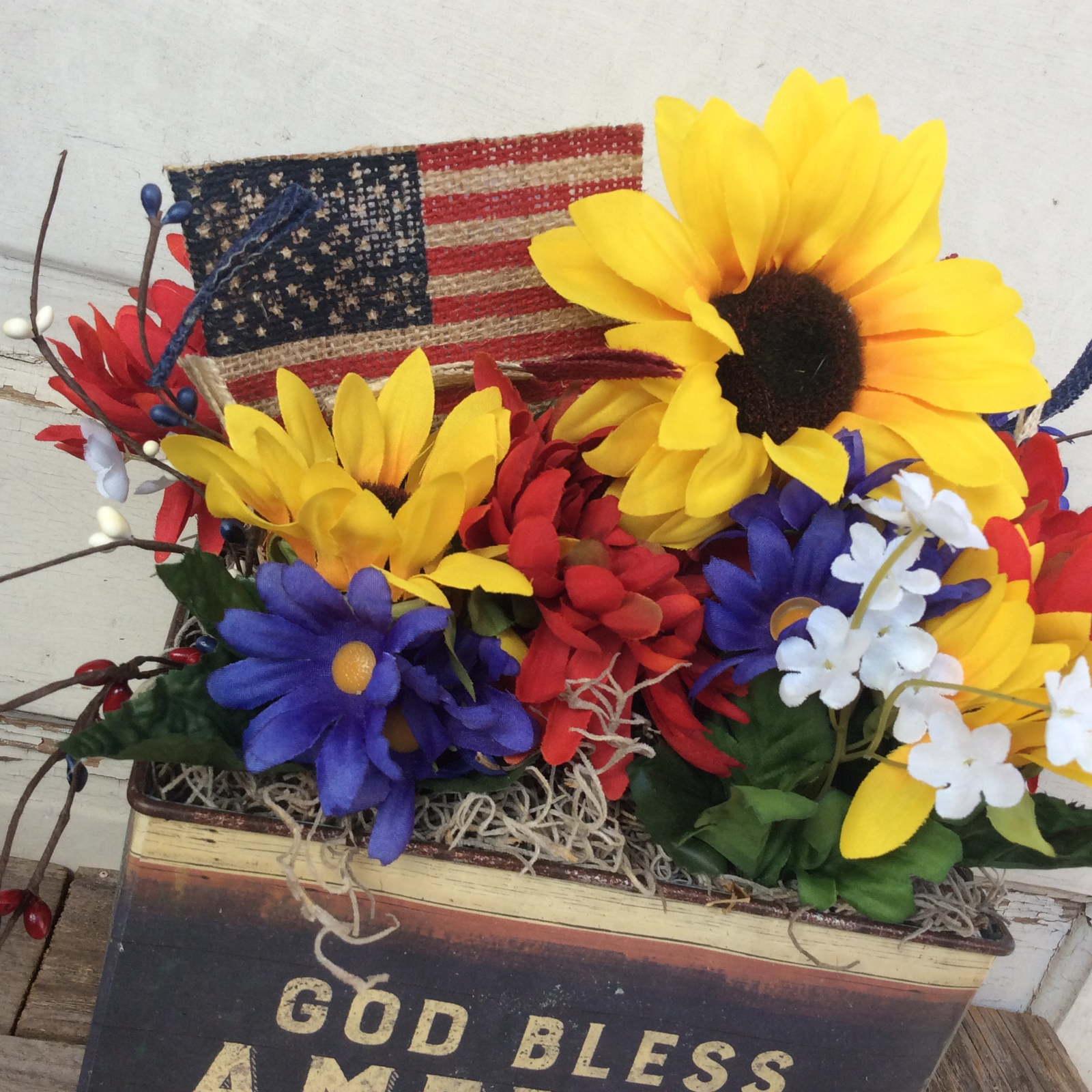 AGD Patriotic Decor - God Bless America Prim Sunflower Centerpiece