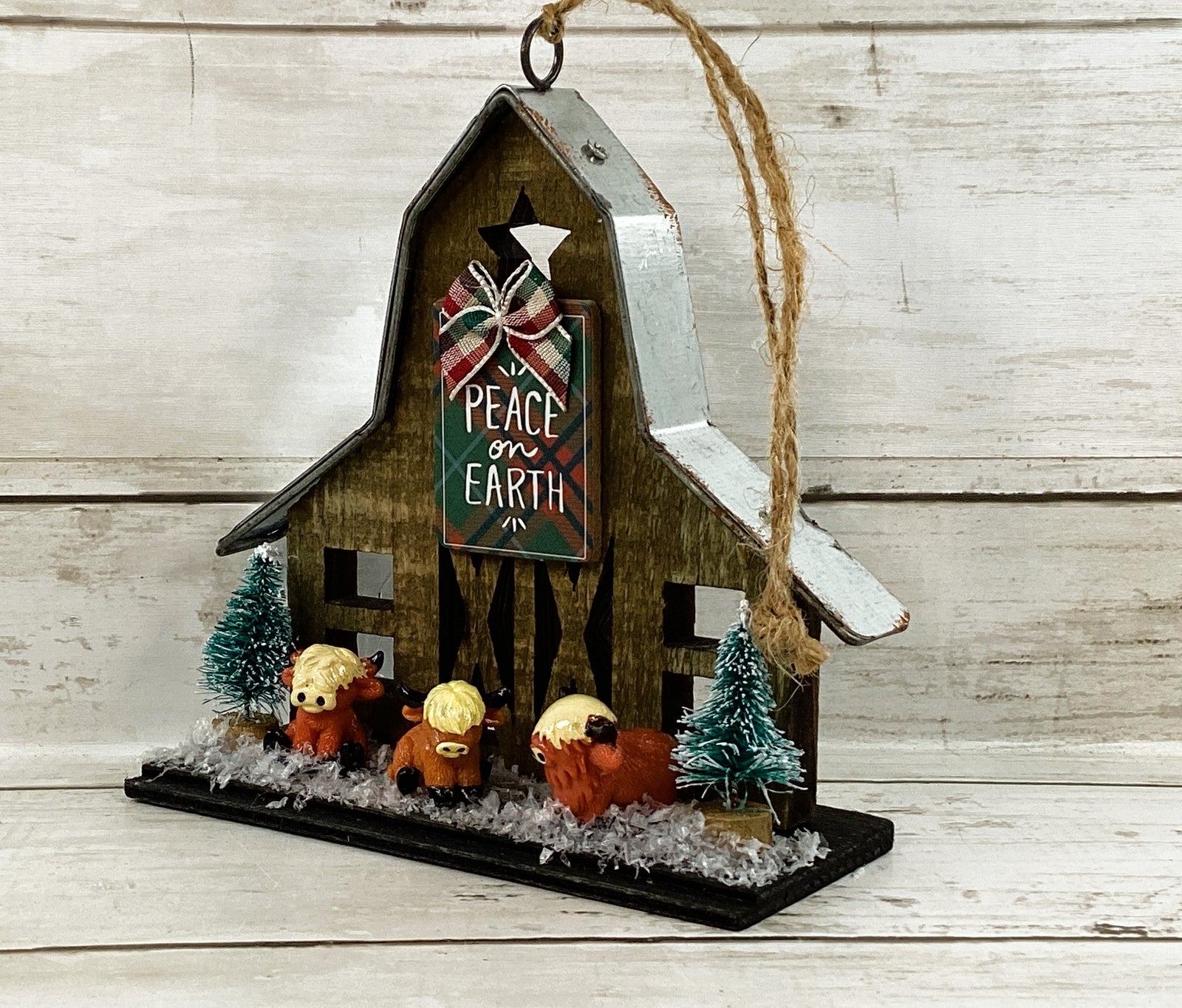 AGD Christmas Decor - Highland Scottish Cow Farmhouse Wood Barn