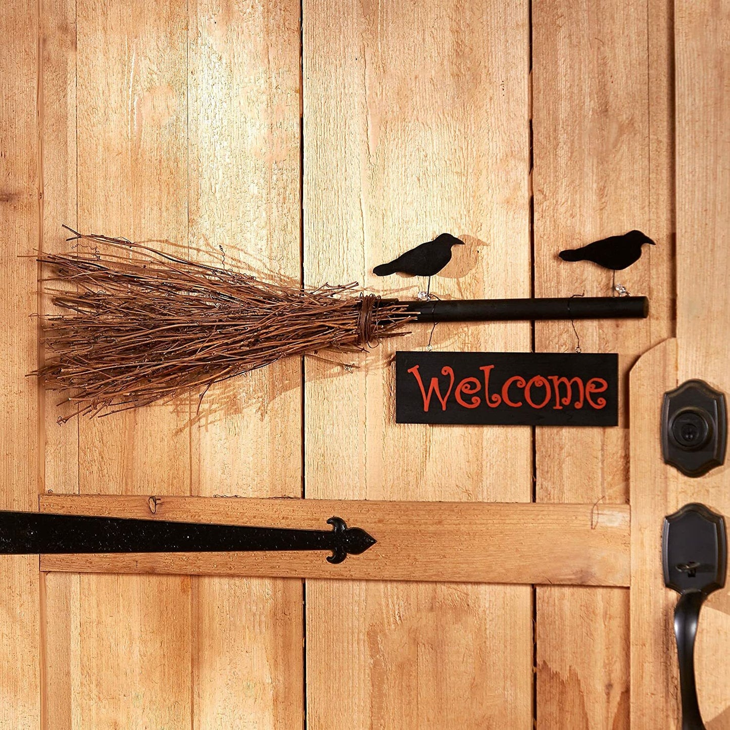 LC Halloween Decor - Hanging Welcome witch Broom Sign