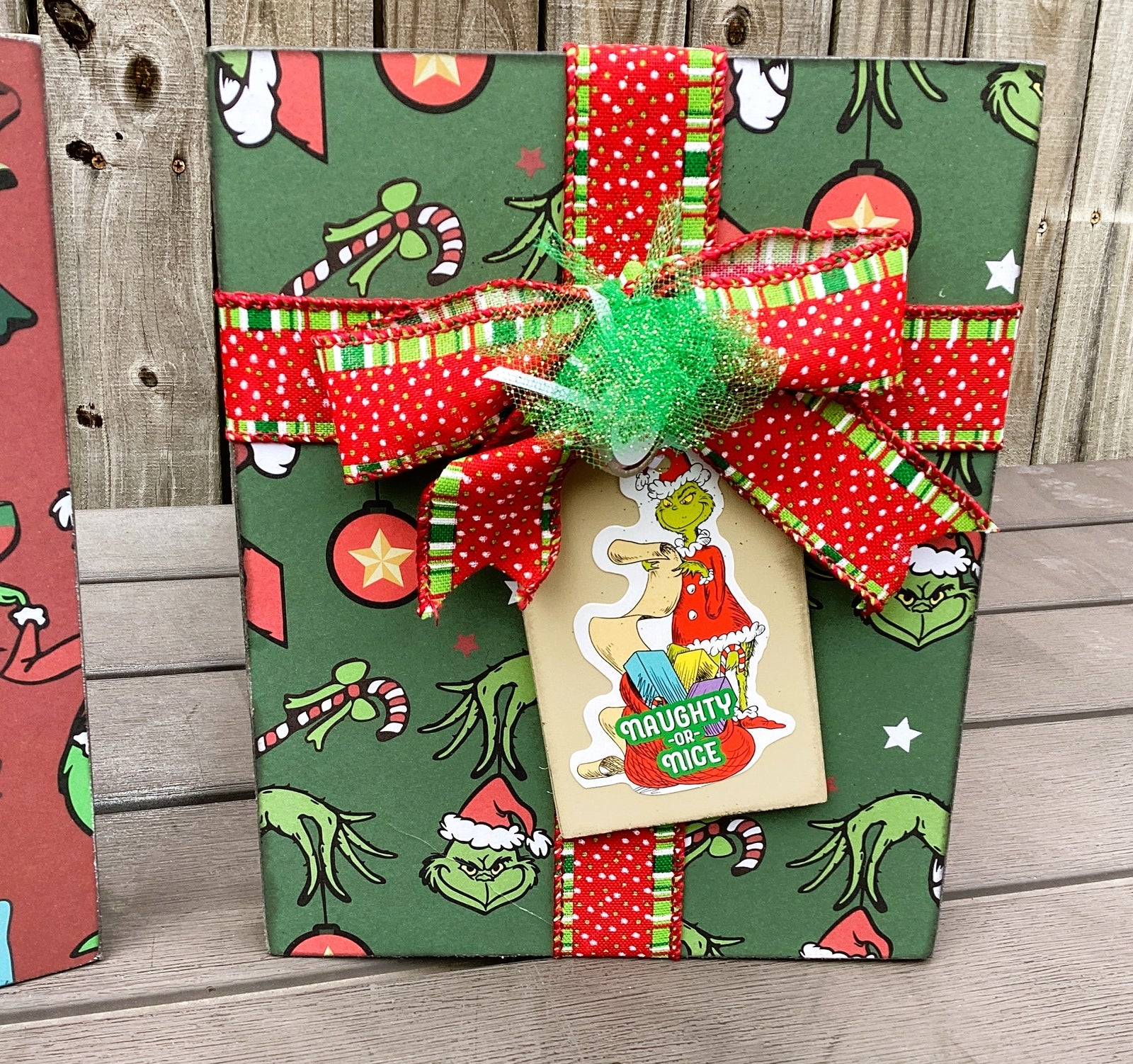 AGD Christmas Decor - Whimsy Red Green Faux Gift Present Box Signs 2pc
