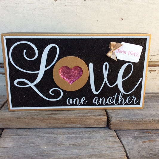 AGD Valentines Decor - Pink Heart Love One Another John 15:12