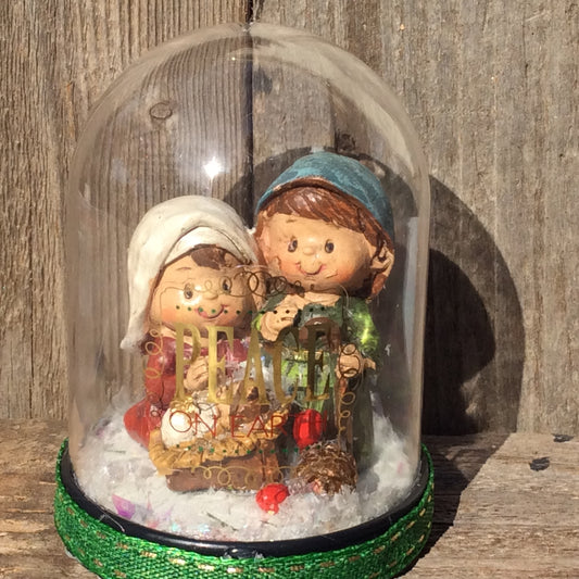AGD Christmas Decor - Dome Nativity Family Peace On Earth