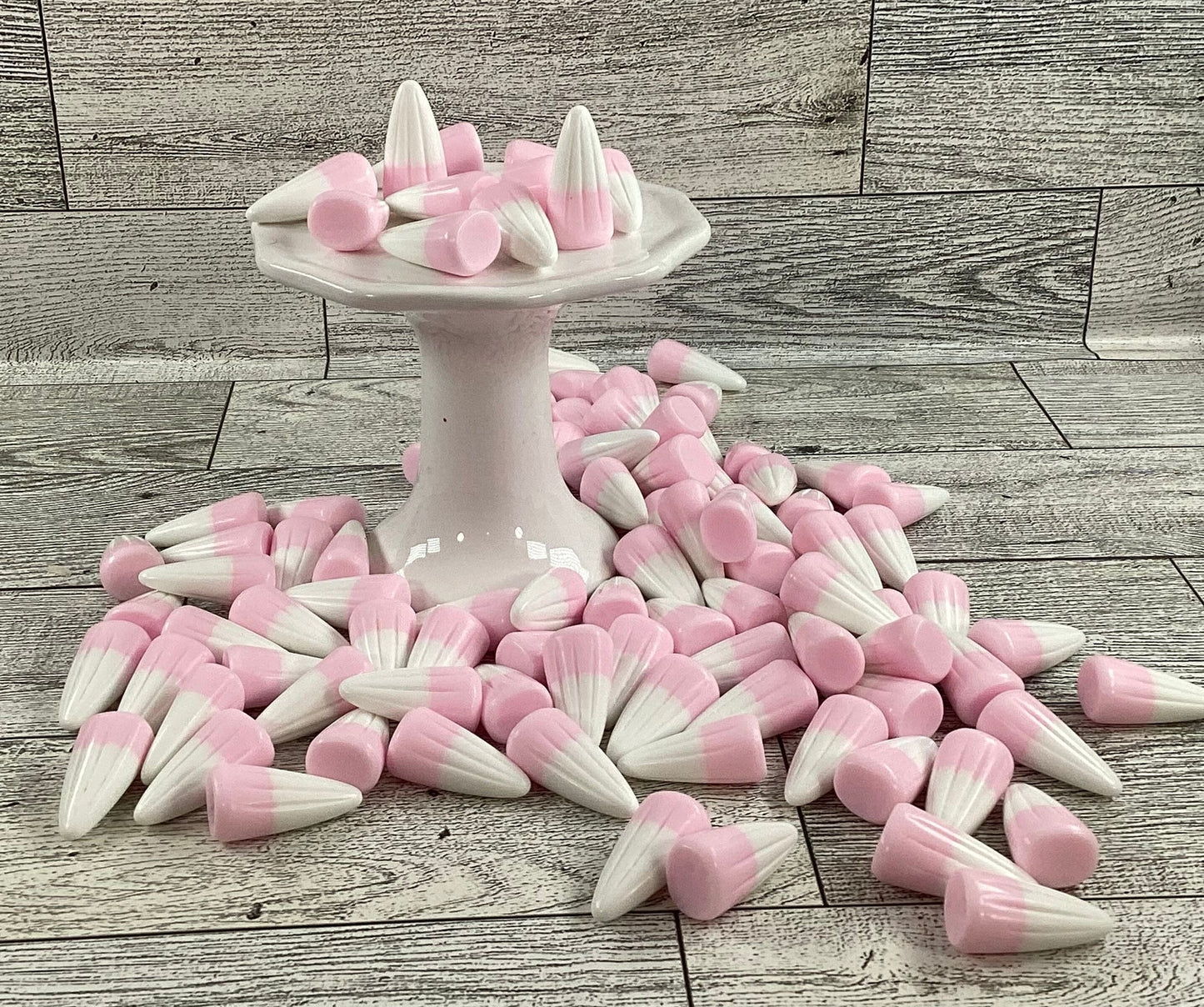 AGD Craft Supply - Realistic Artificial FAKE Resin Pastel Pink White Candy Corn