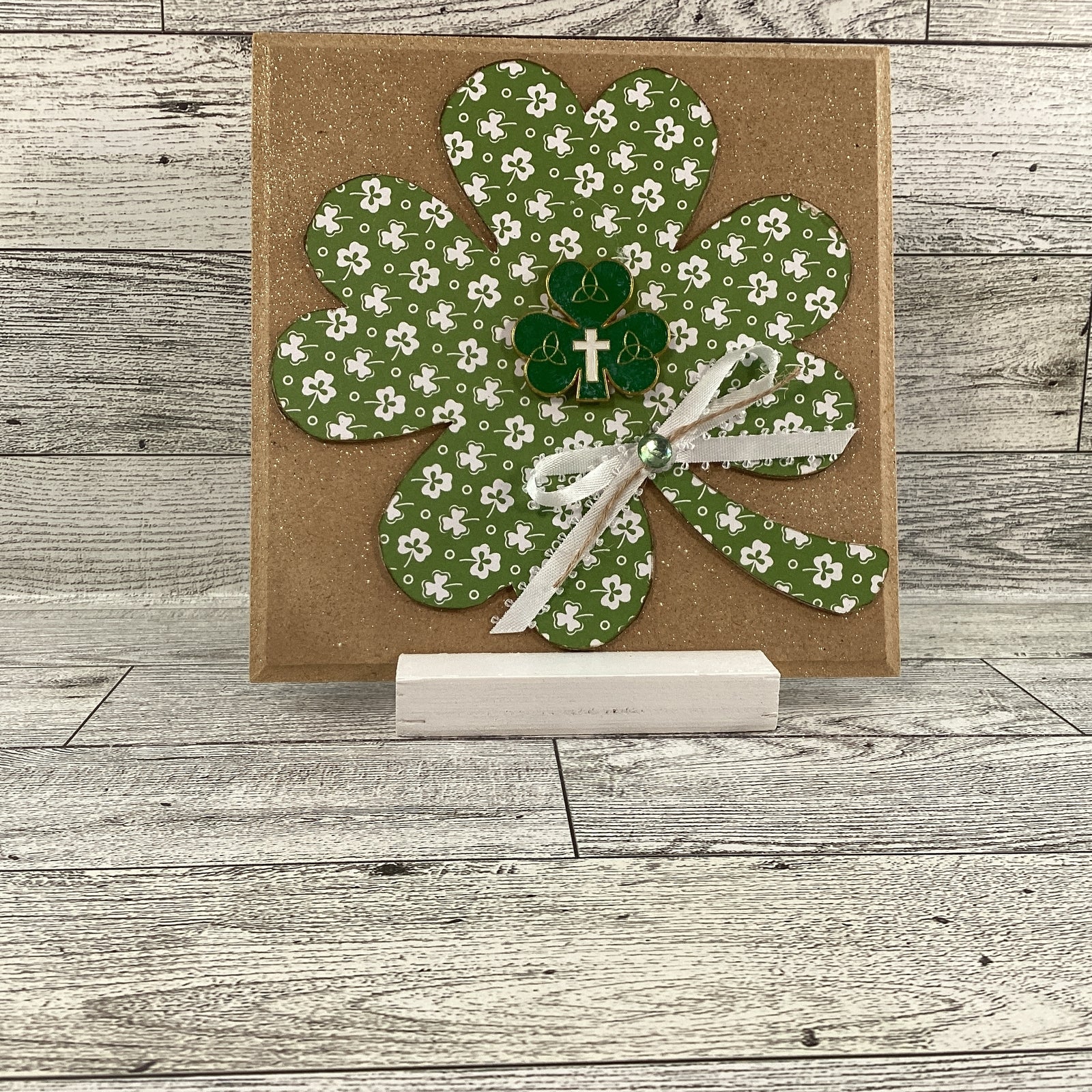 AGD St Patrick's Decor - White Blessings Cross Shamrock Clover Sign