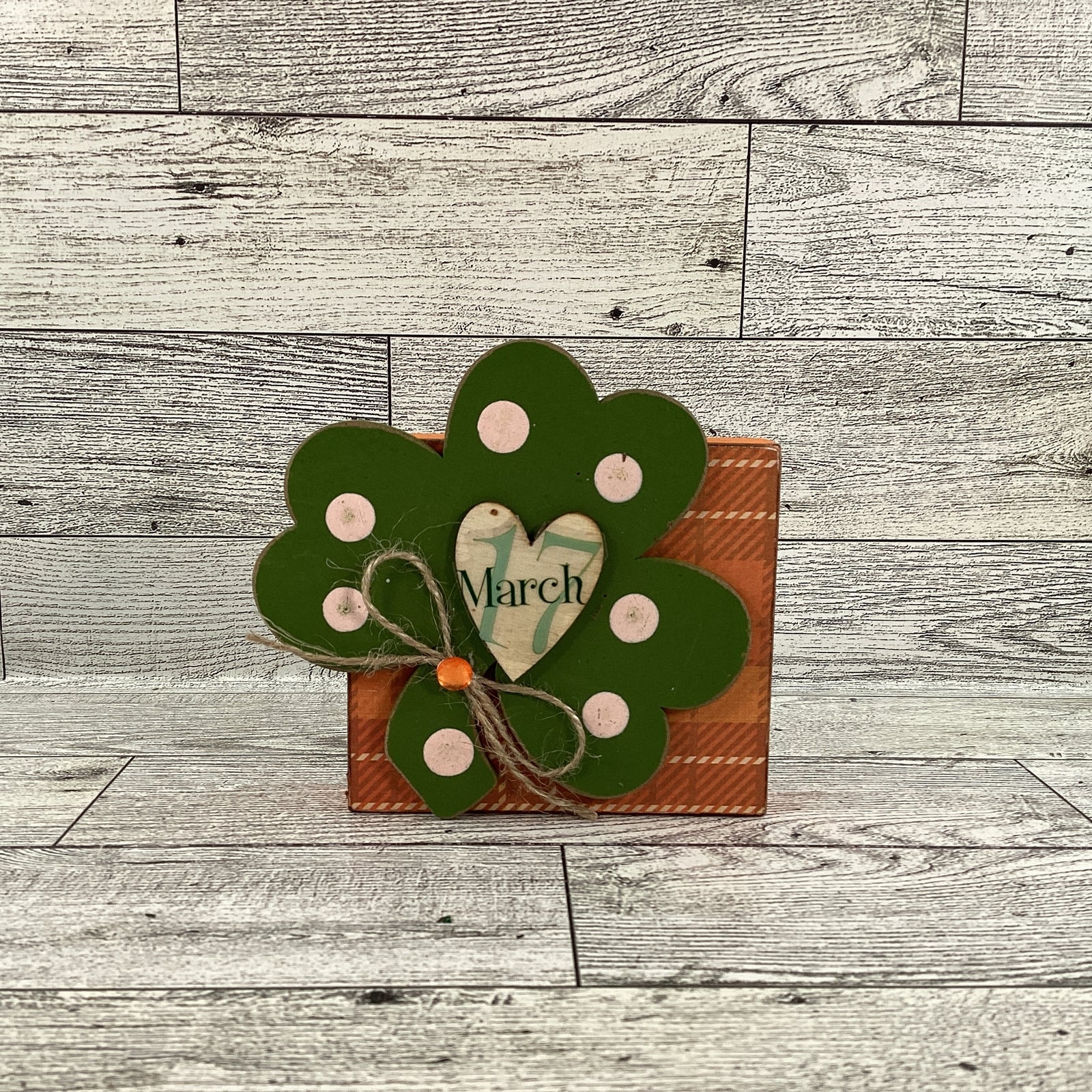 AGD St Patrick's Decor - Chunky Horseshoe March 17th Sign 2pc Set