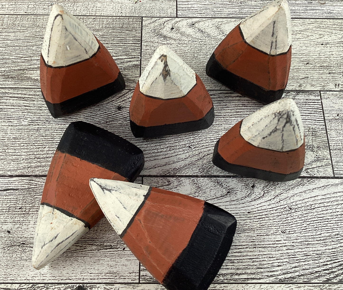 AGD Halloween Decor - Prim Chunky White Rust Black Wood Candy Corn 6pc