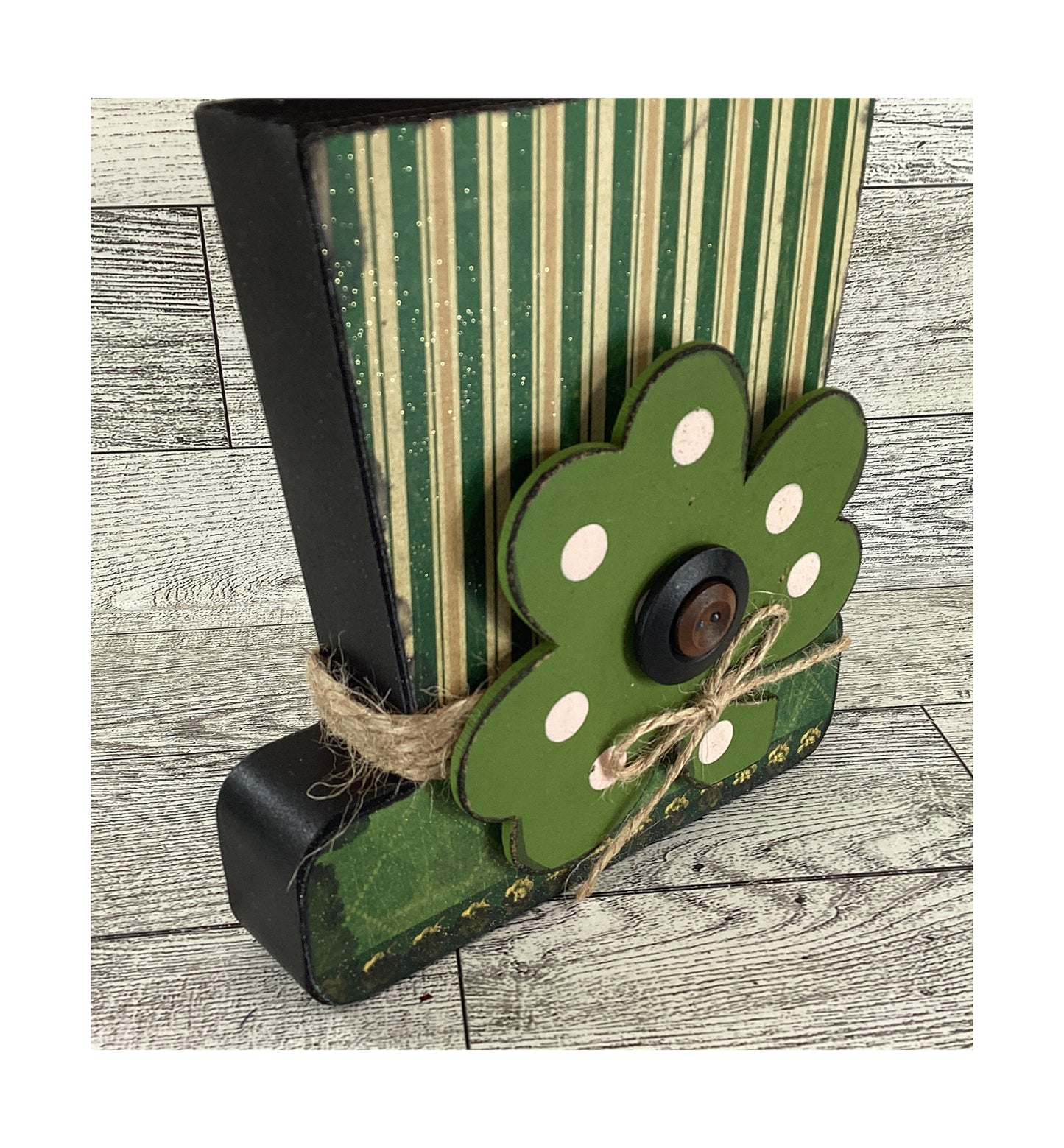 AGD Saint Patrick Decor - Chunky Wood Leprechaun Tophat Sitter