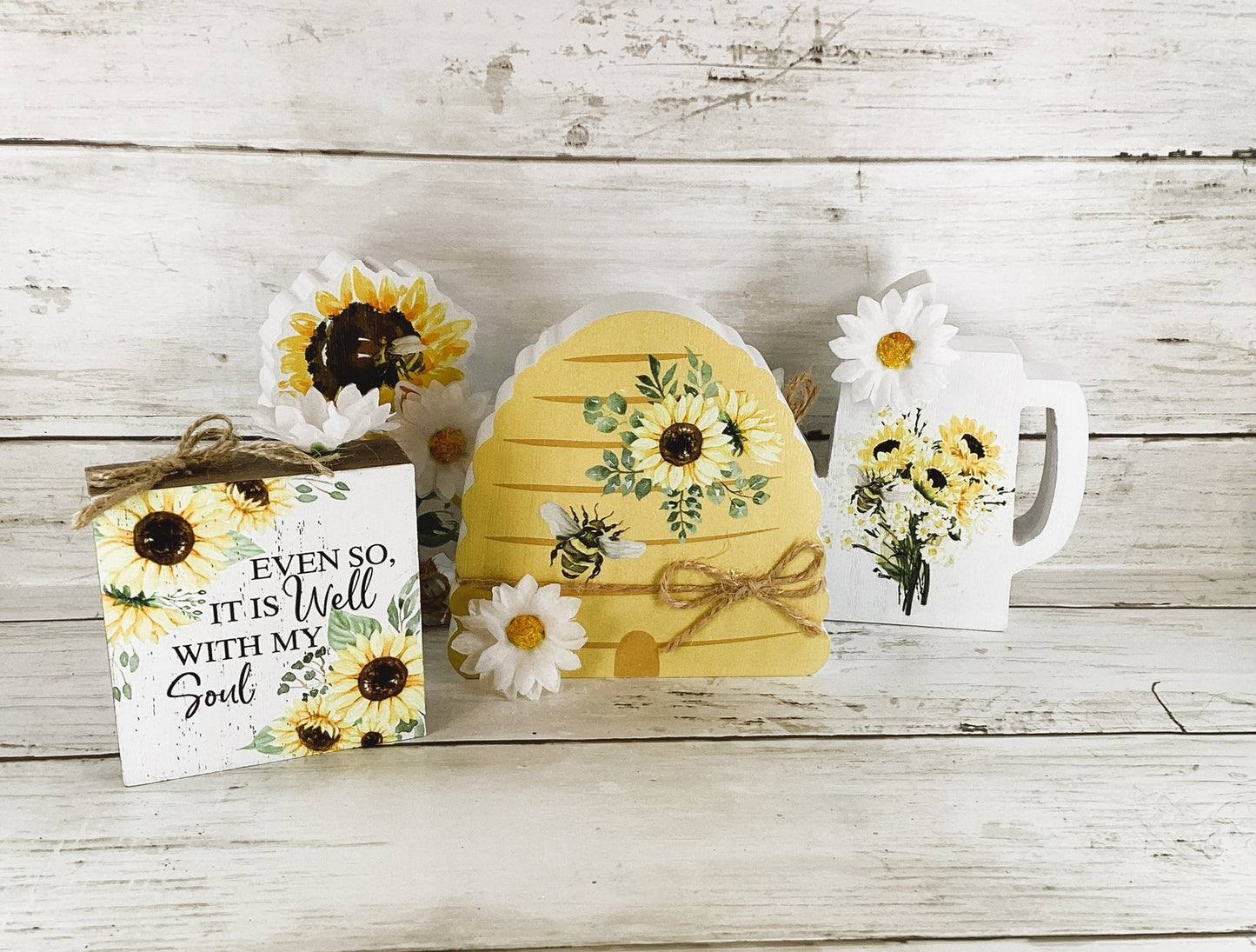 AGD Spring Decor - Summer Sunflower Bee Hive Theme Decor 4pc Set