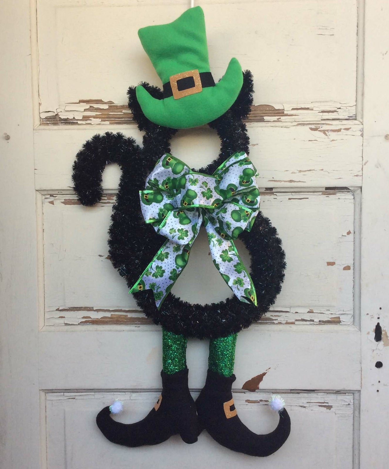 AGD Saint Patricks Decor - Green Black Cat Hat and Legs Tinsel Wreath