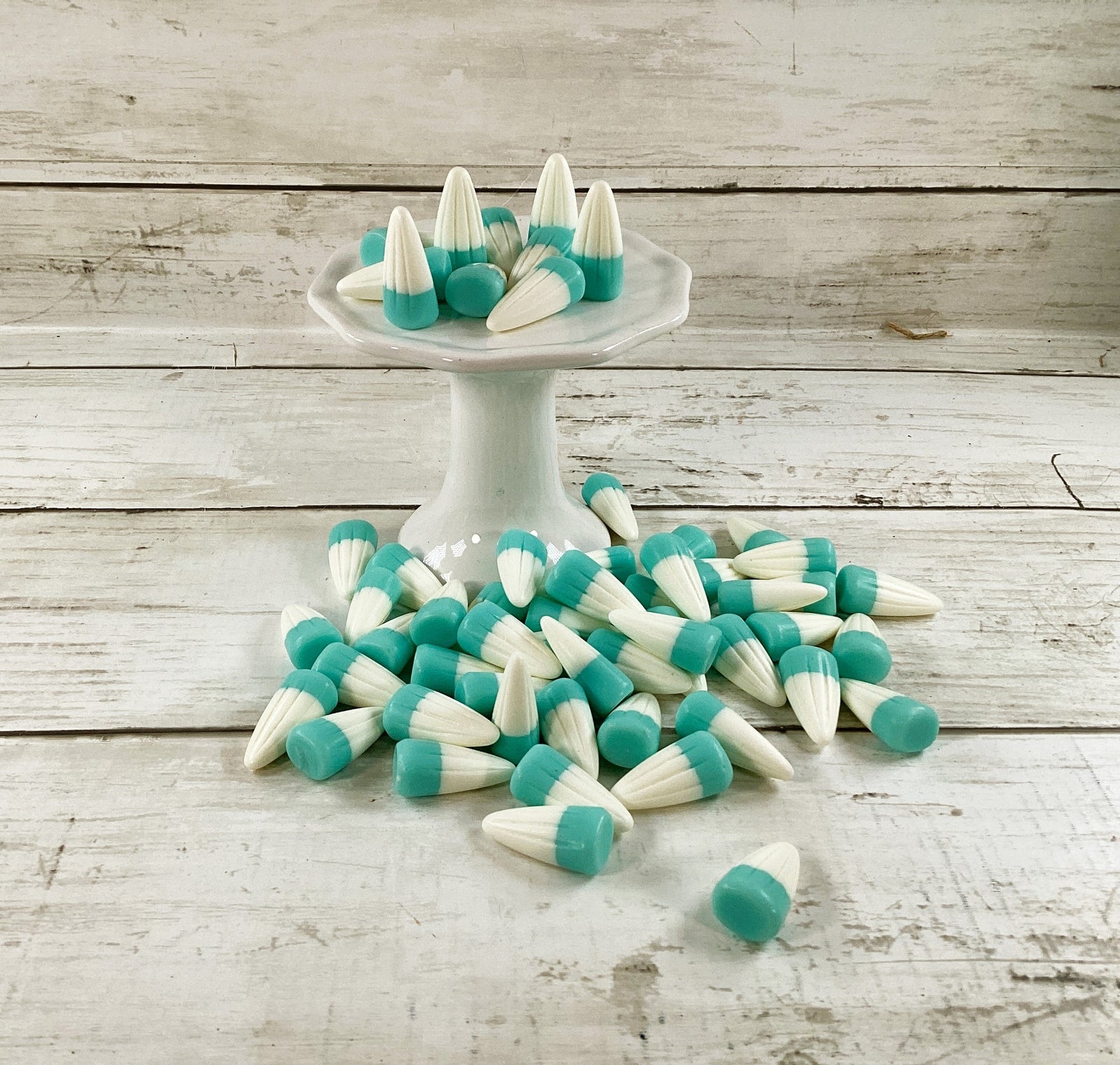AGD Craft Supply -  Artificial FAKE Resin Light Blue White Candy Corn