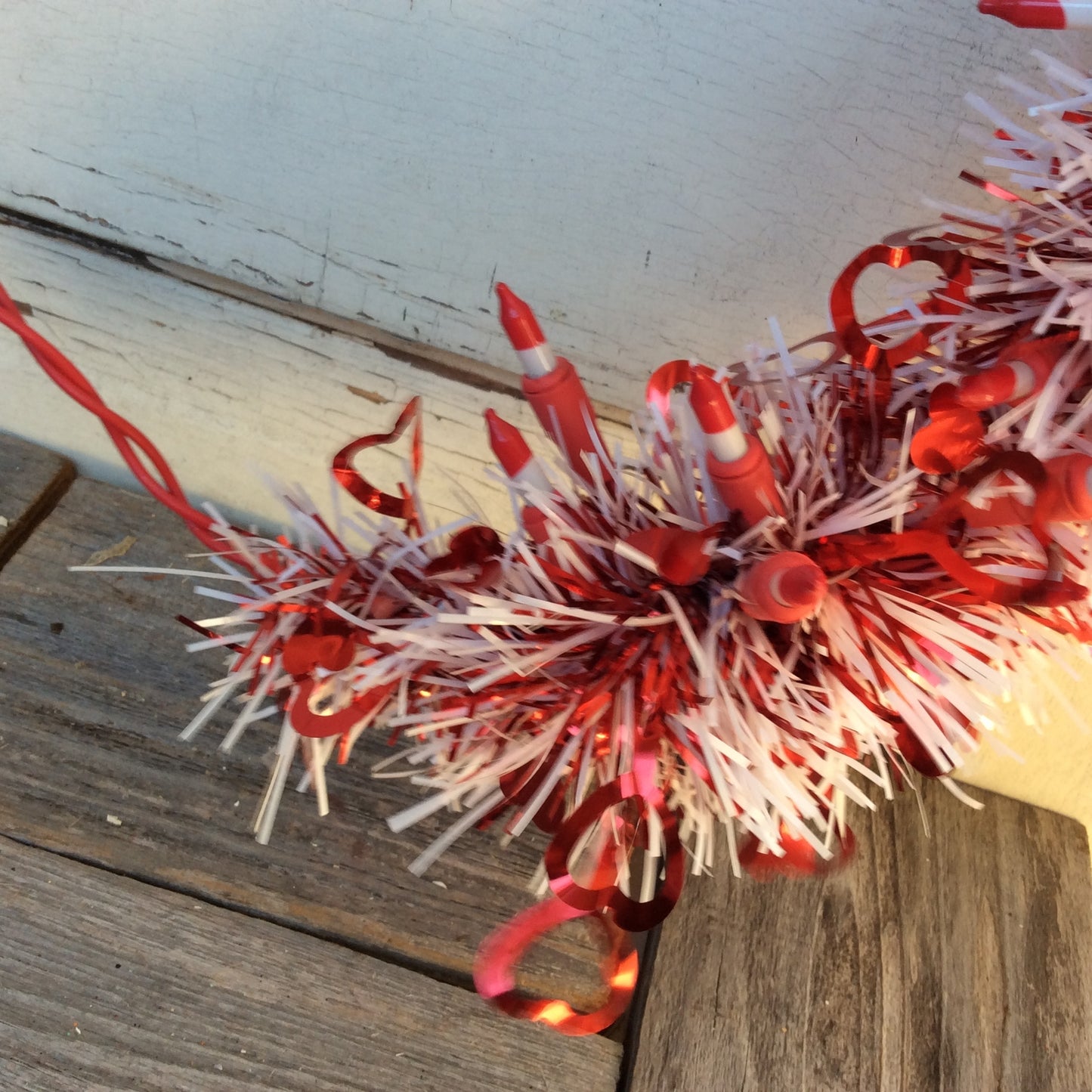 AGD Valentines Decor - Red White Cluster Lighted Tinsel Garland 9ft