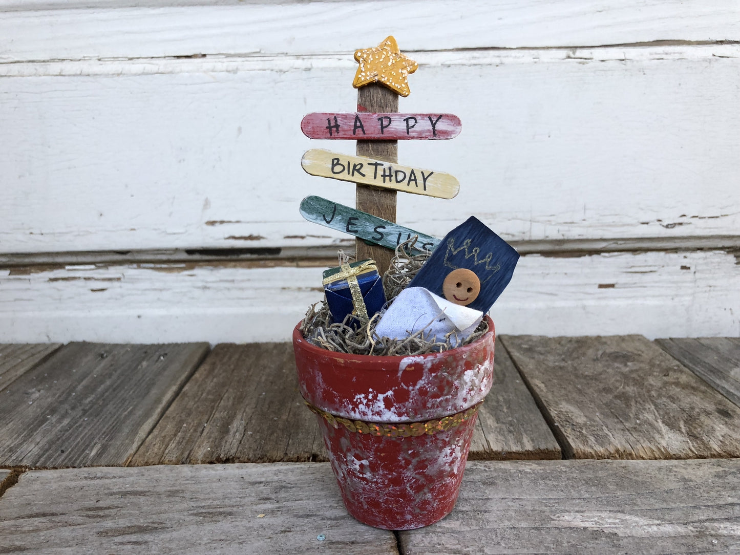 AGD Christmas Decor – Prim Miniature Nativity Tin Display