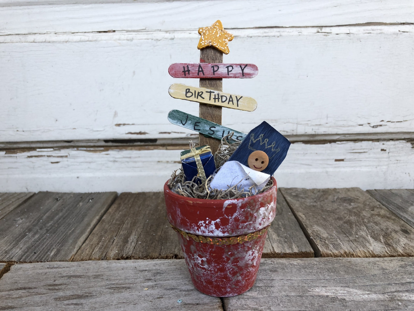 AGD Christmas Decor – Prim Miniature Nativity Tin Display