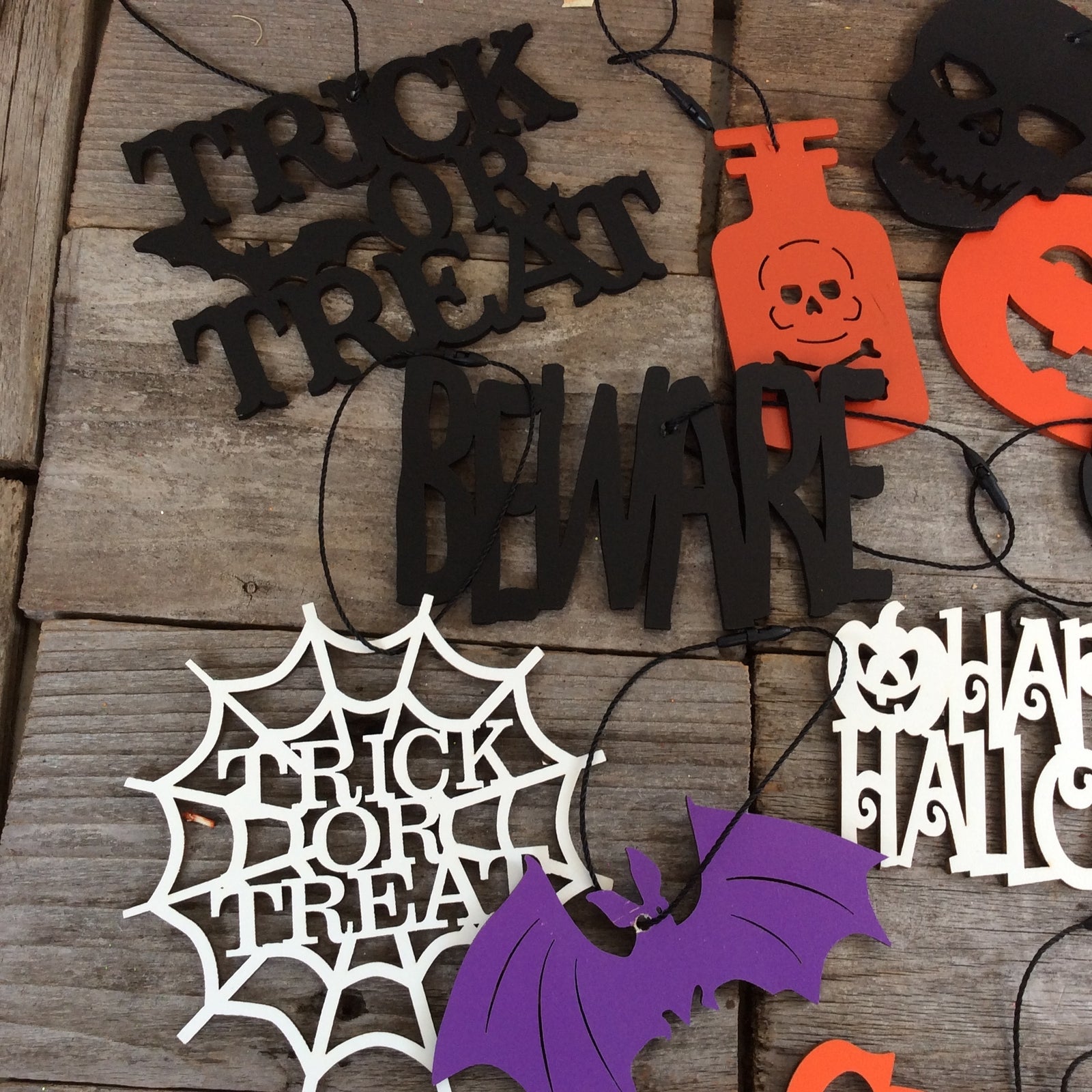 AGD Halloween Decor - Wood Icon & Words Die Cut Ornaments 15pc Set