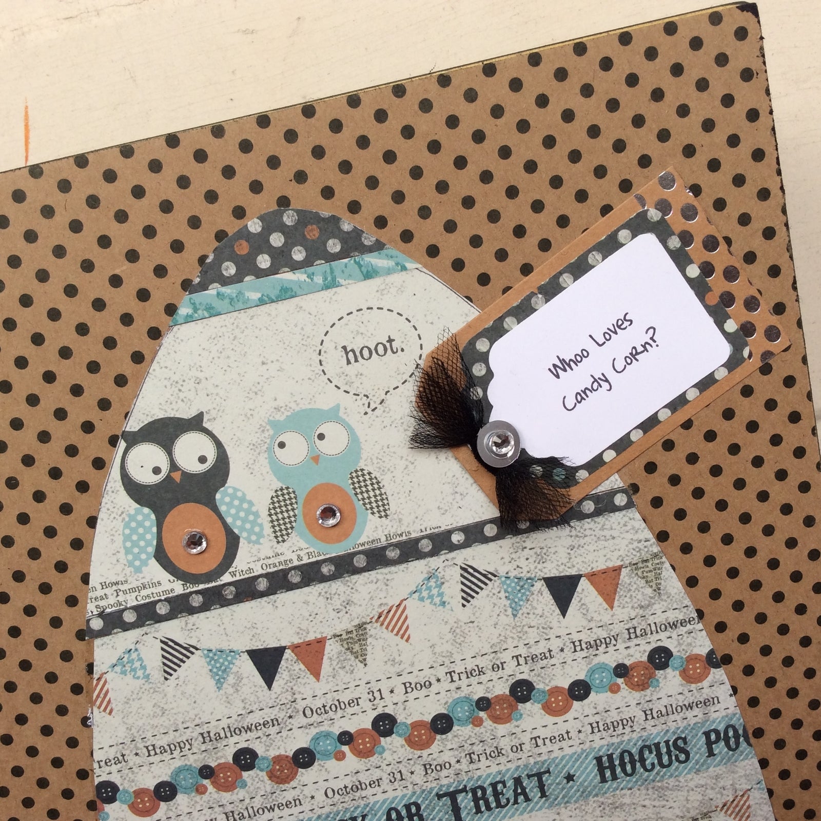 AGD Halloween Decor - Who Loves Candy Corn OWL Box Sign