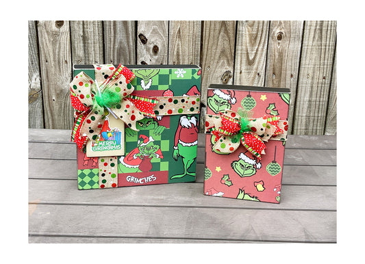 AGD Christmas Decor - Whimsy Red Green Faux Gift Present Box Signs 2pc