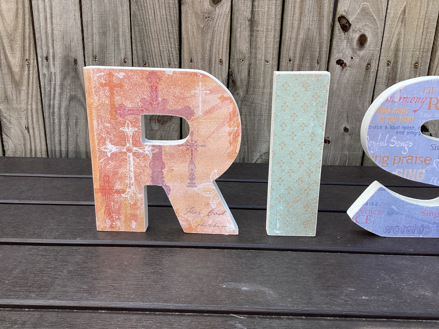 AGD Easter Decor - Primitive Wood RISEN Letter Word Tabletop Display