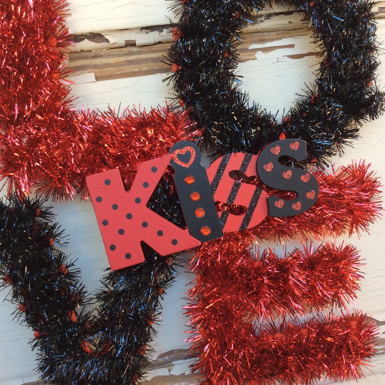 AGD Valentines Decor - Red Black LOVE Kiss Tinsel Door Wall Hanging