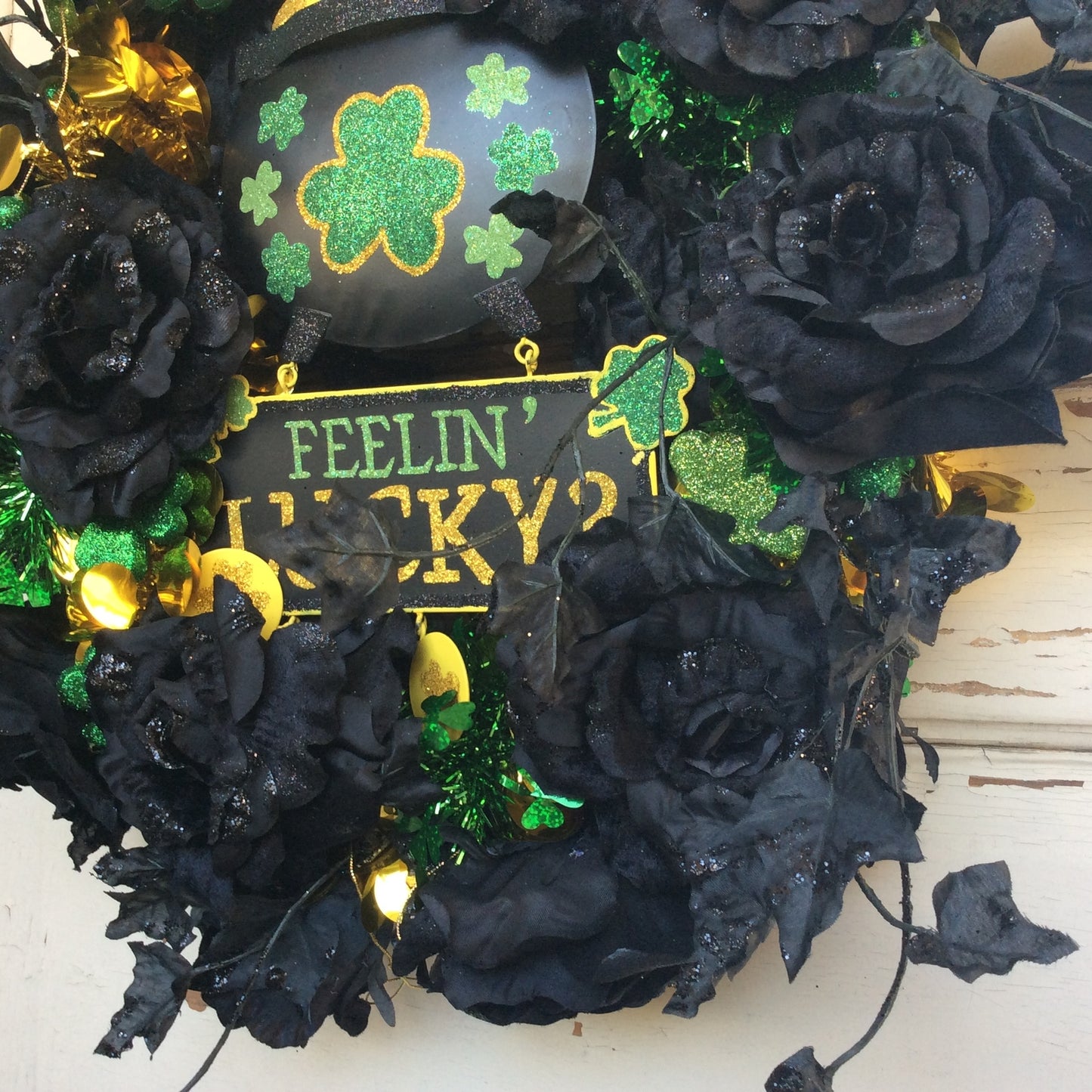 AGD St Patricks Decor - Black Rose Feeling Lucky Pot of Gold Wreath