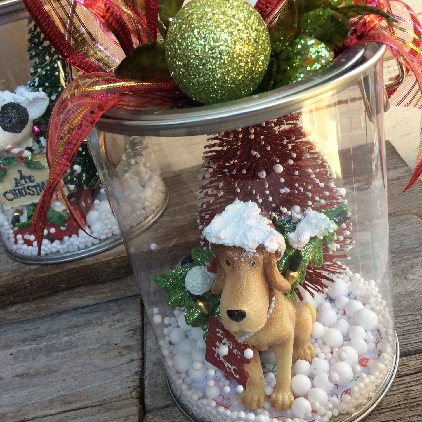 AGD Christmas Decor – Resin Naughty Puppy Dog Dome Pail Display 4pc