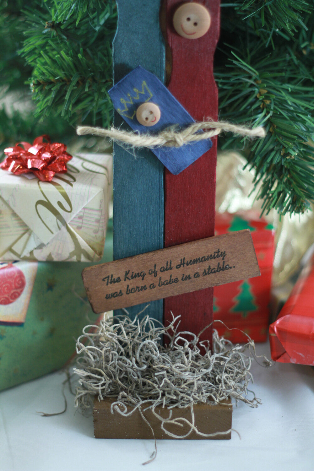 AGD CHRISTmas Decor - Prim Wood Born in a Stable #PSN-01