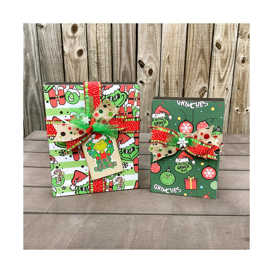 AGD Christmas Decor - Whimsy Red Green Faux Gift Present Box Signs 2pc