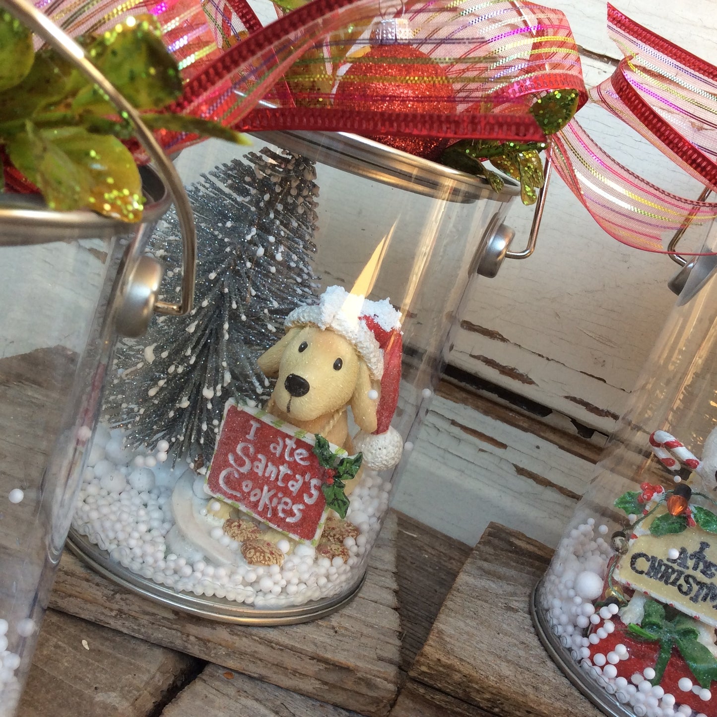 AGD Christmas Decor – Resin Naughty Puppy Dog Dome Pail Display 4pc