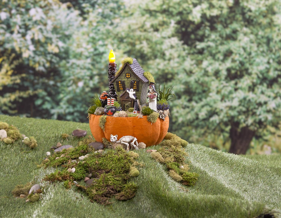 DARICE White, Durafoam Pumpkin, 6.75 inches