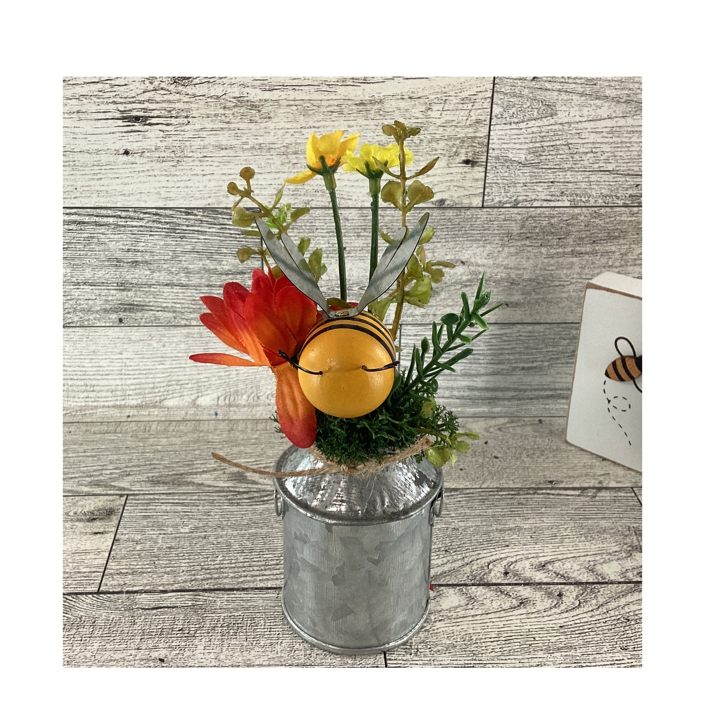 AGD Summer Decor - Bee Theme Buzzed Galvanized Tin Small Display