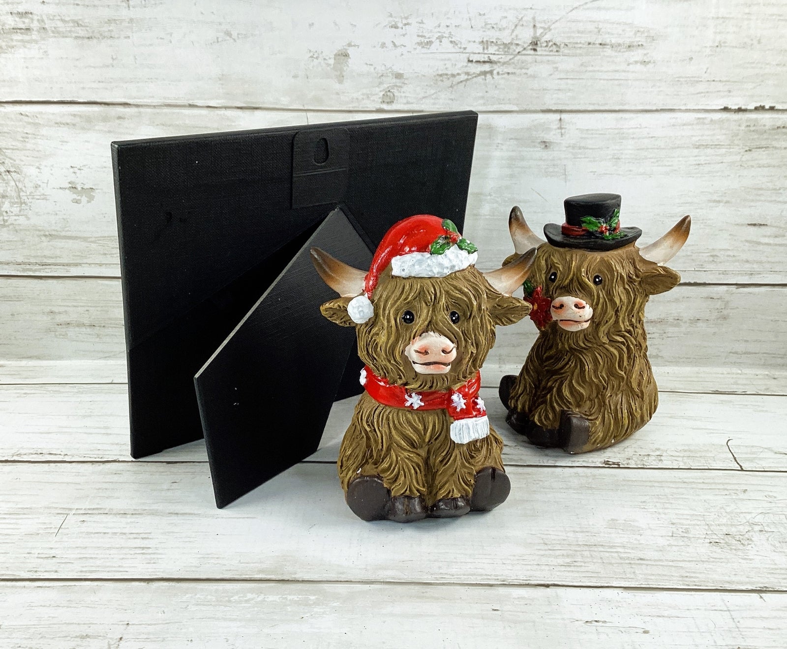 AGD Christmas Decor - Resin Scottish Highland Cow Couple Figurines 3pc Set