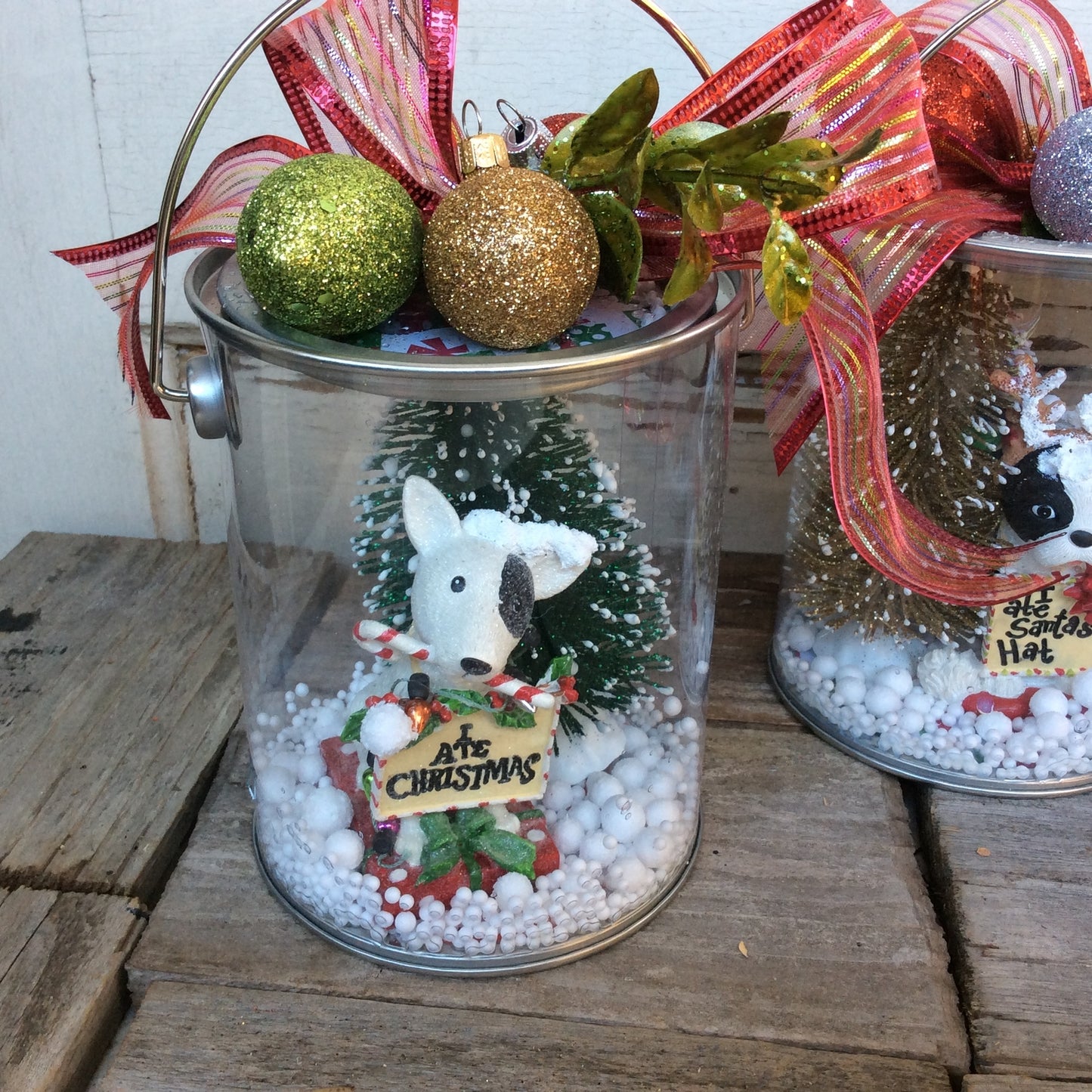 AGD Christmas Decor – Resin Naughty Puppy Dog Dome Pail Display 4pc