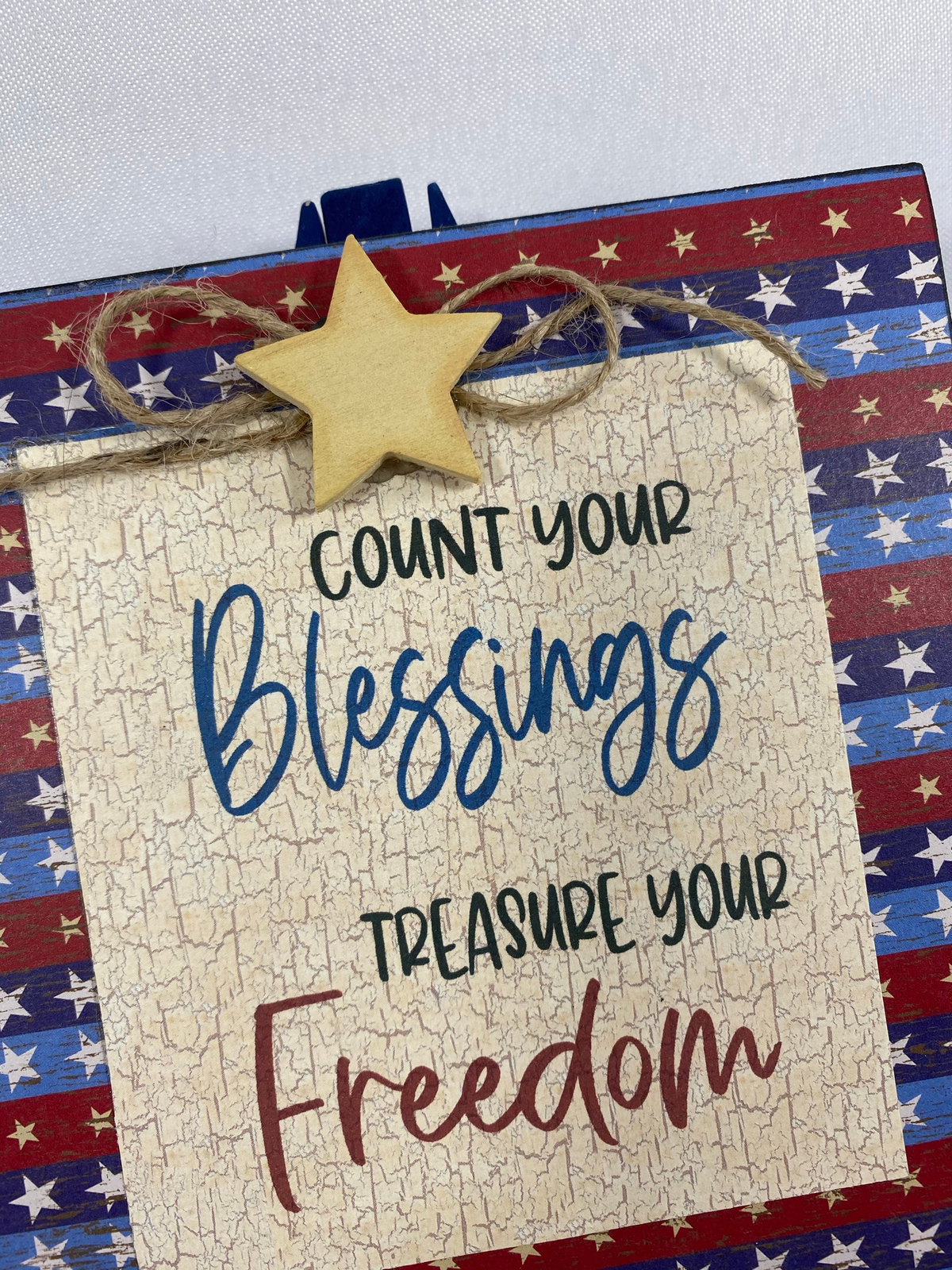 AGD Patriotic Decor - Count Blessings Treasure Freedom Easel Display