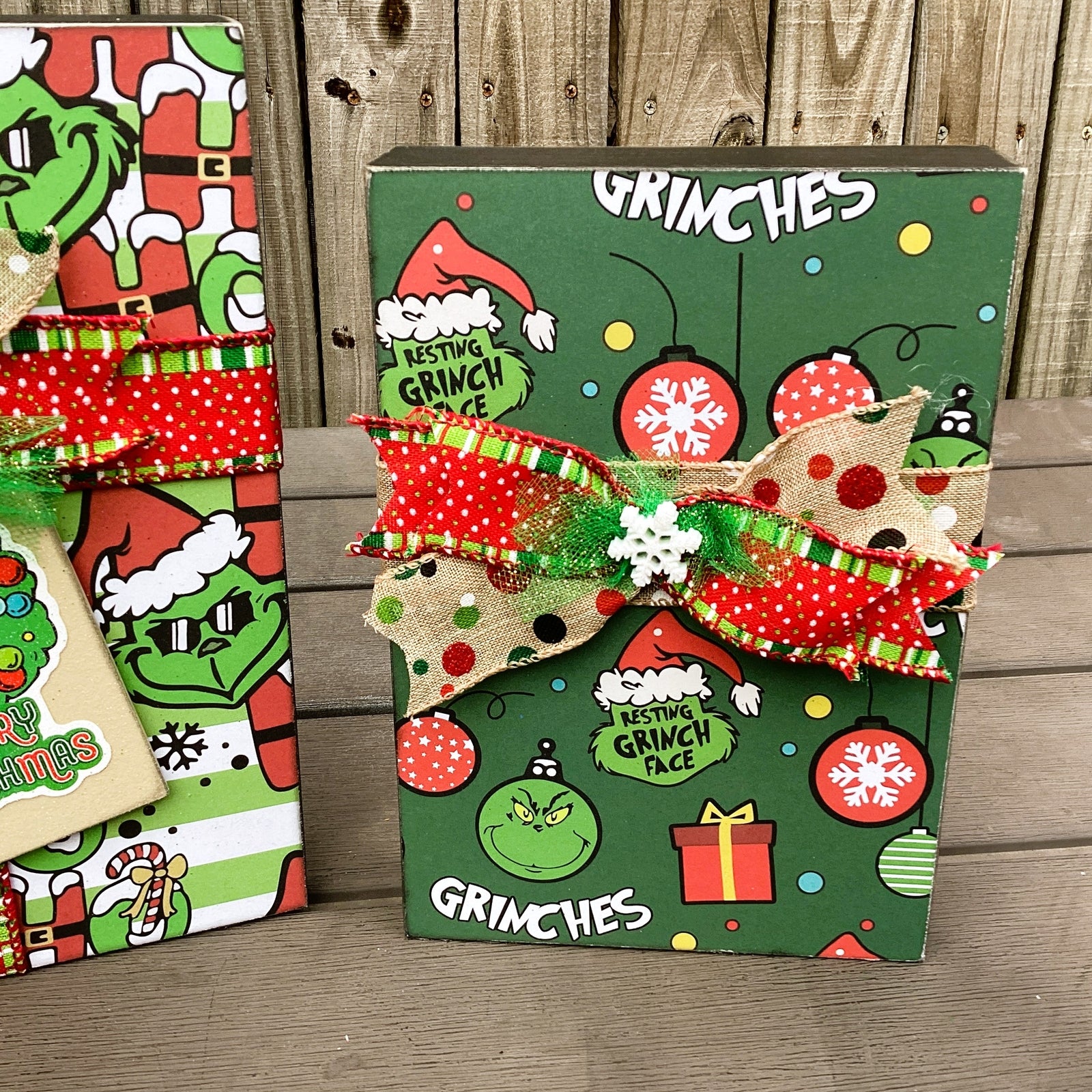 AGD Christmas Decor - Whimsy Red Green Faux Gift Present Box Signs 2pc