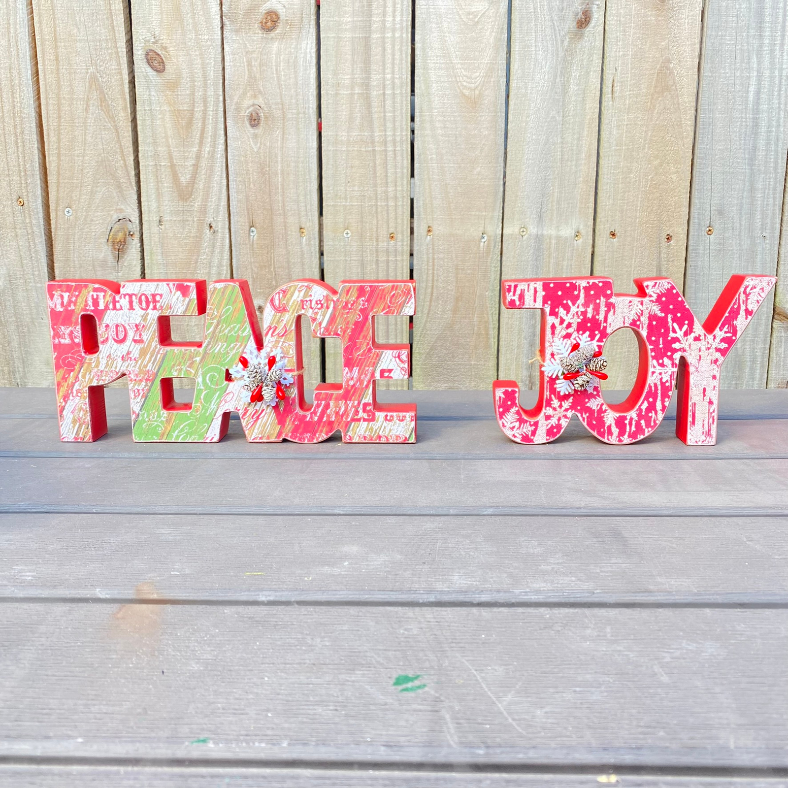 AGD Christmas Decor - Chunky Peace Joy Word Tabletop Signs 2pc Set