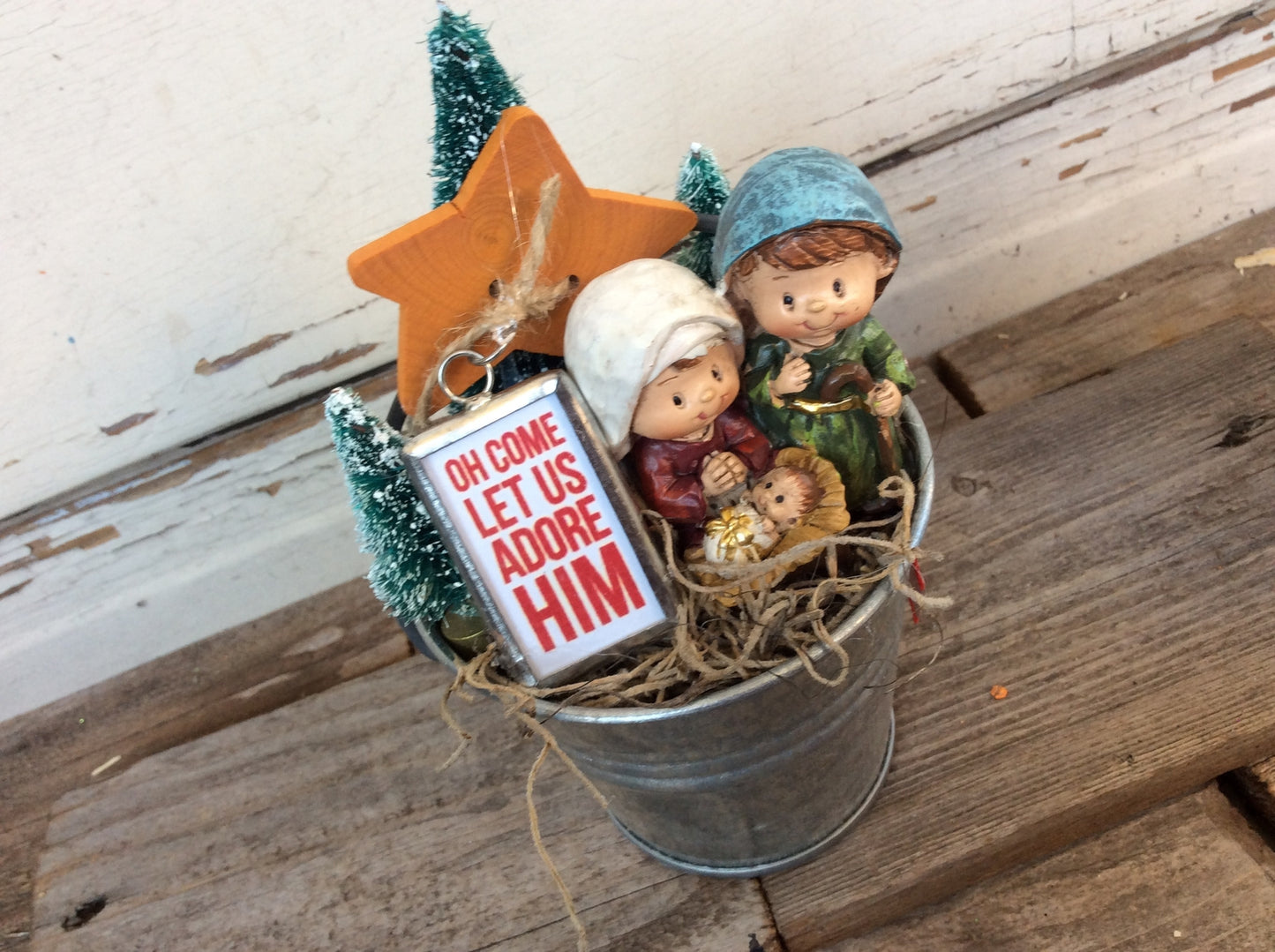 AGD Christmas Decor – Prim Adore Him Nativity Tin Pail Display