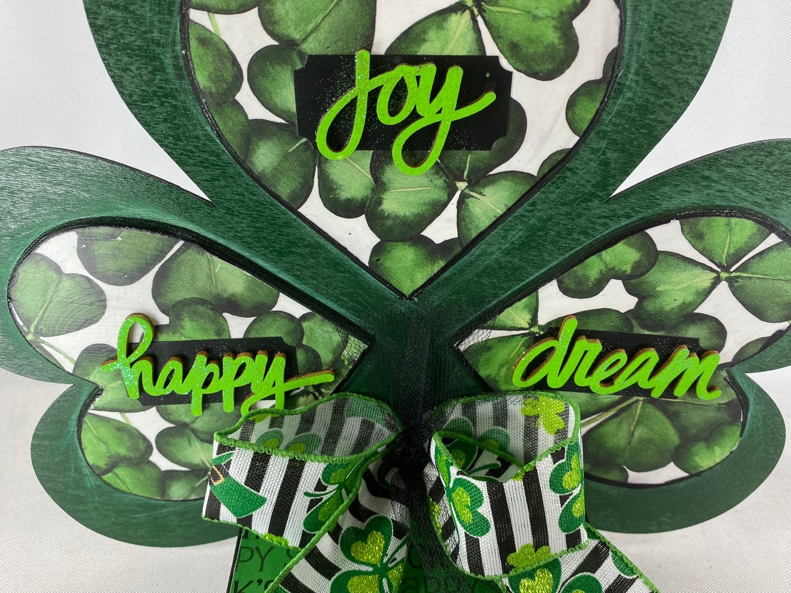 AGD St Patricks Decor - Happy Joy Dream Wood Shamrock Display