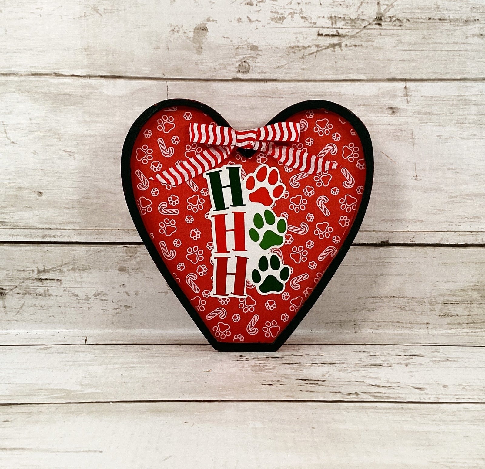 AGD Christmas Decor - Ho Ho Ho Pet Paw  Heart Chunky Wood Sitter