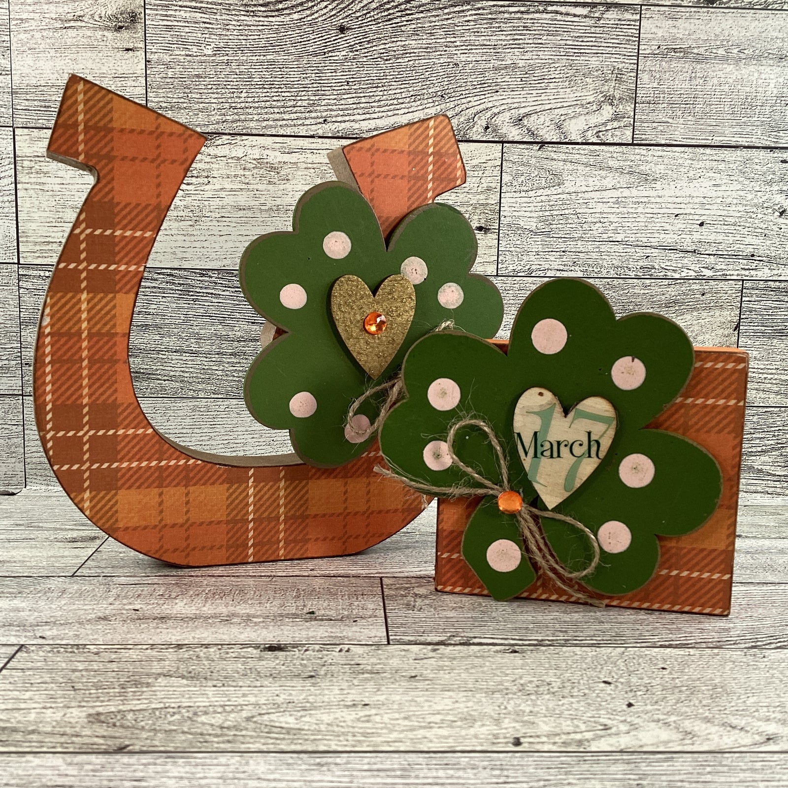 AGD St Patrick's Decor - Chunky Horseshoe March 17th Sign 2pc Set