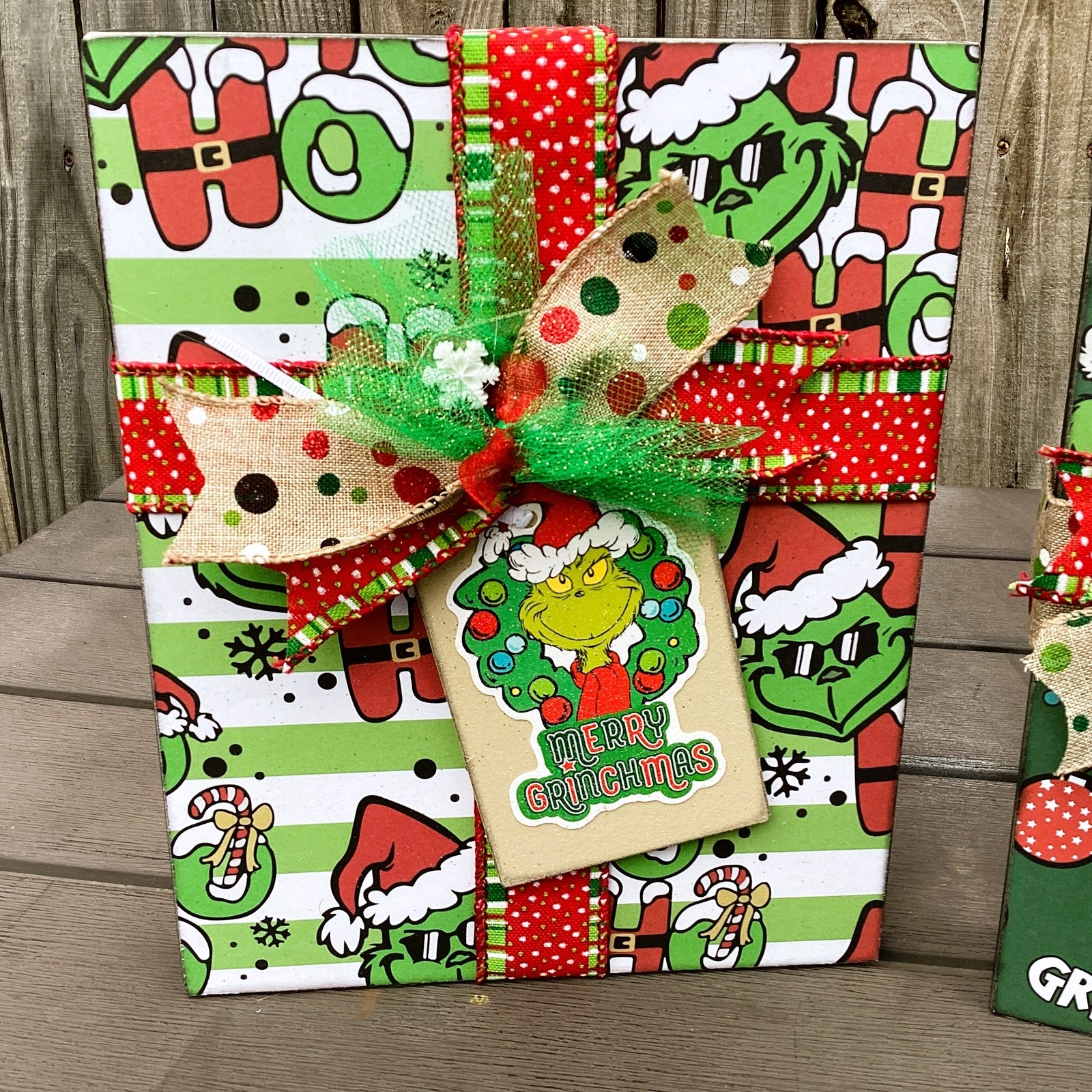 AGD Christmas Decor - Whimsy Red Green Faux Gift Present Box Signs 2pc