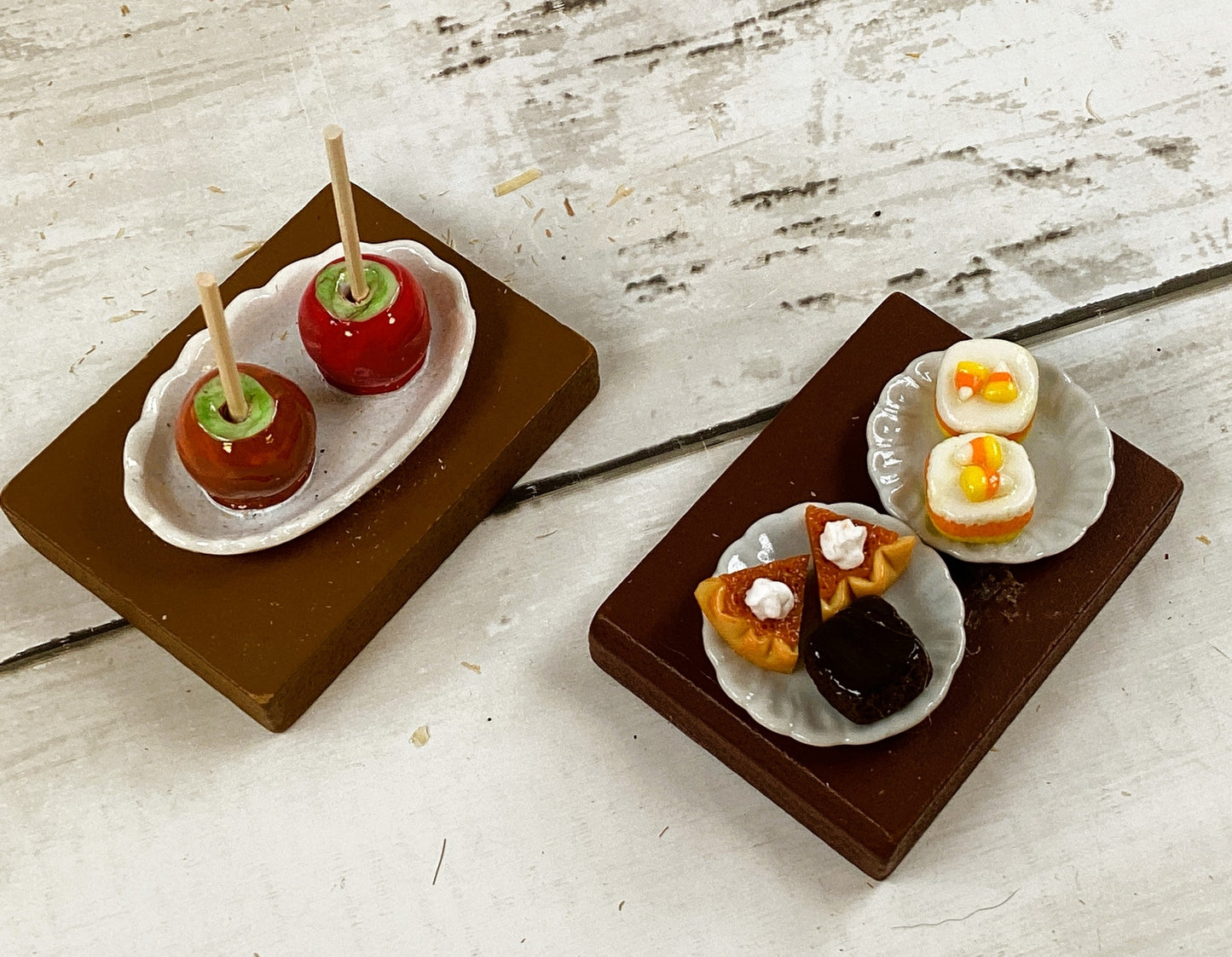 AGD Craft Supply - Miniature Candy Corn Pumpkin Pie Caramel Apple Display