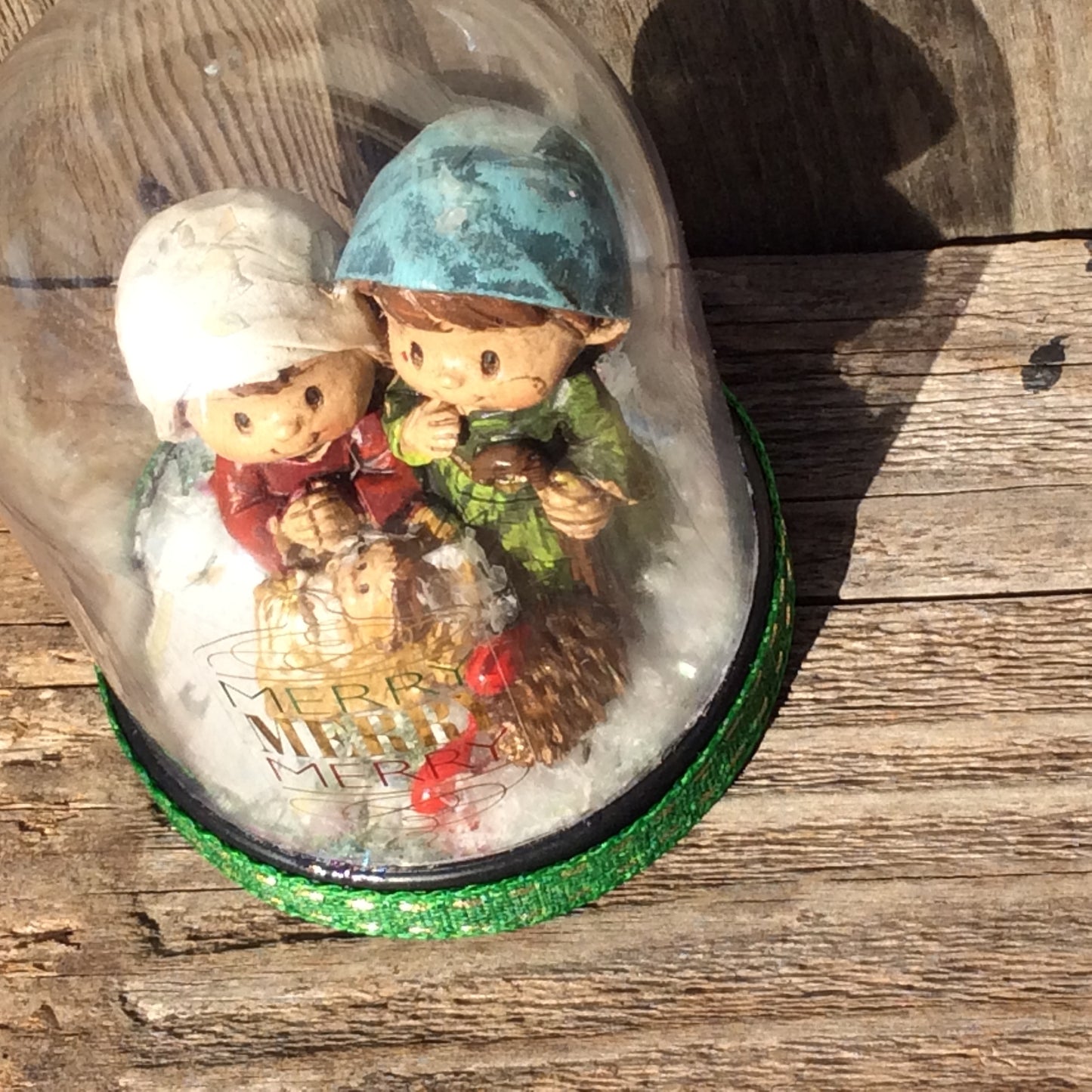 AGD Christmas Decor - Dome Nativity Family Merry Merry Merry