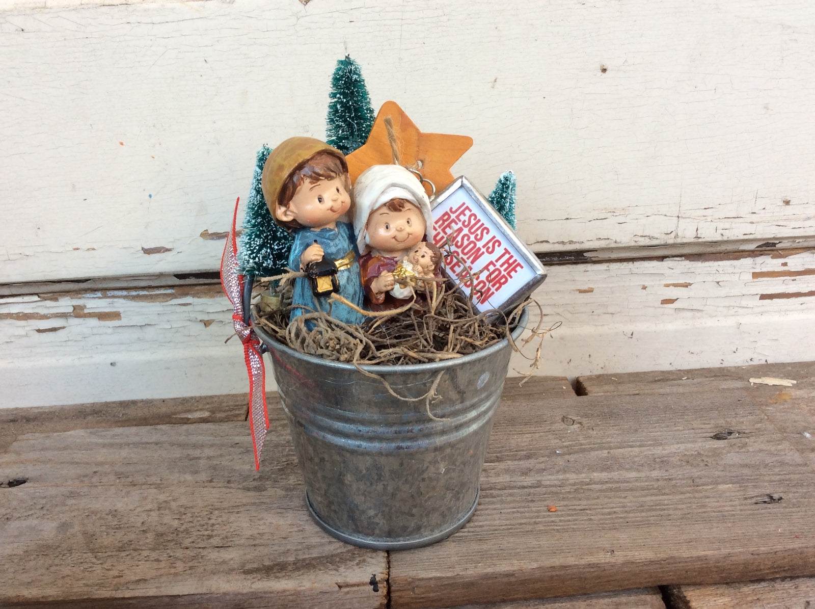 AGD Christmas Decor – Prim Resaon For The Season Nativity Tin Pail Display