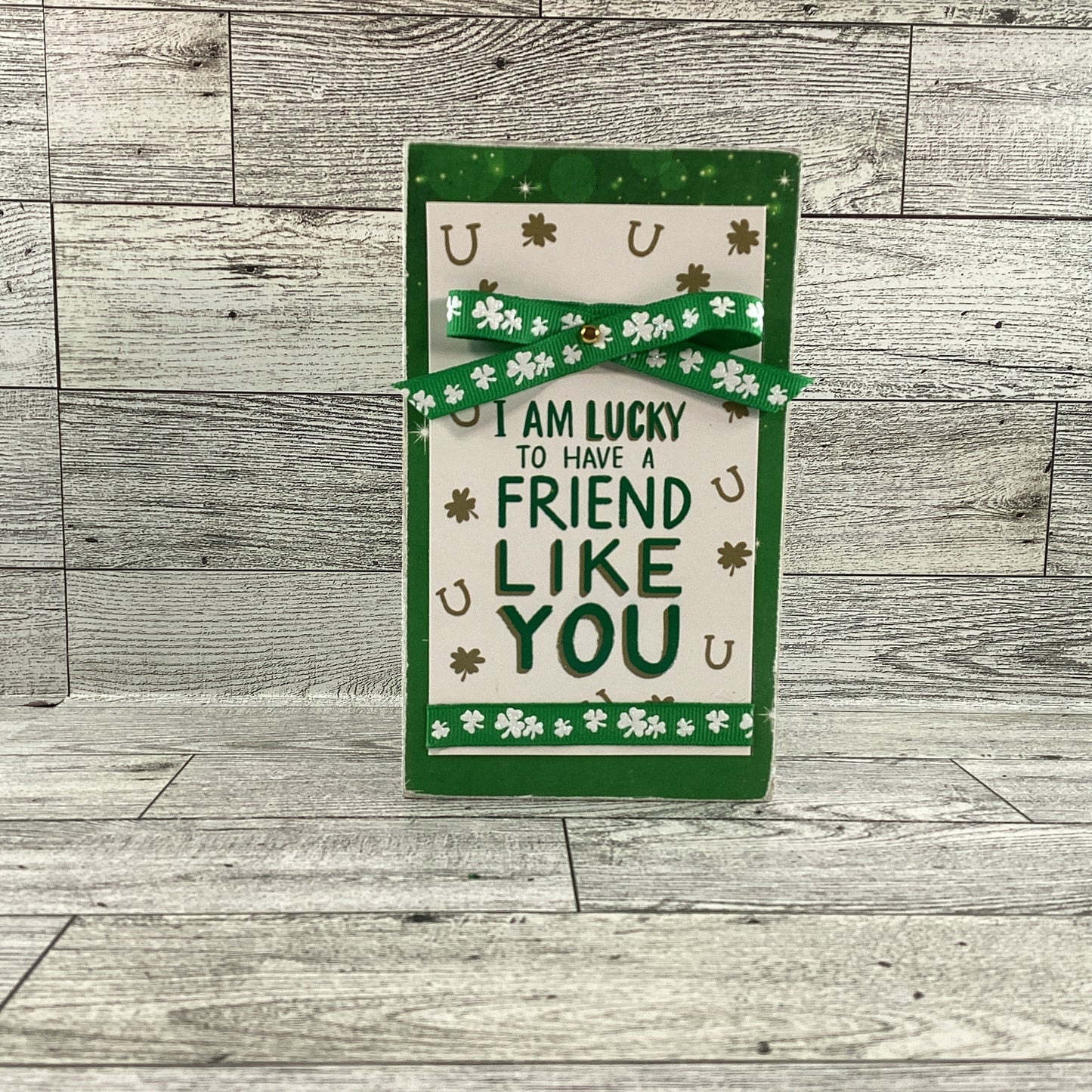 AGD St Patrick's Decor - Chunky Horseshoe Lucky Friend Sign 2pc Set
