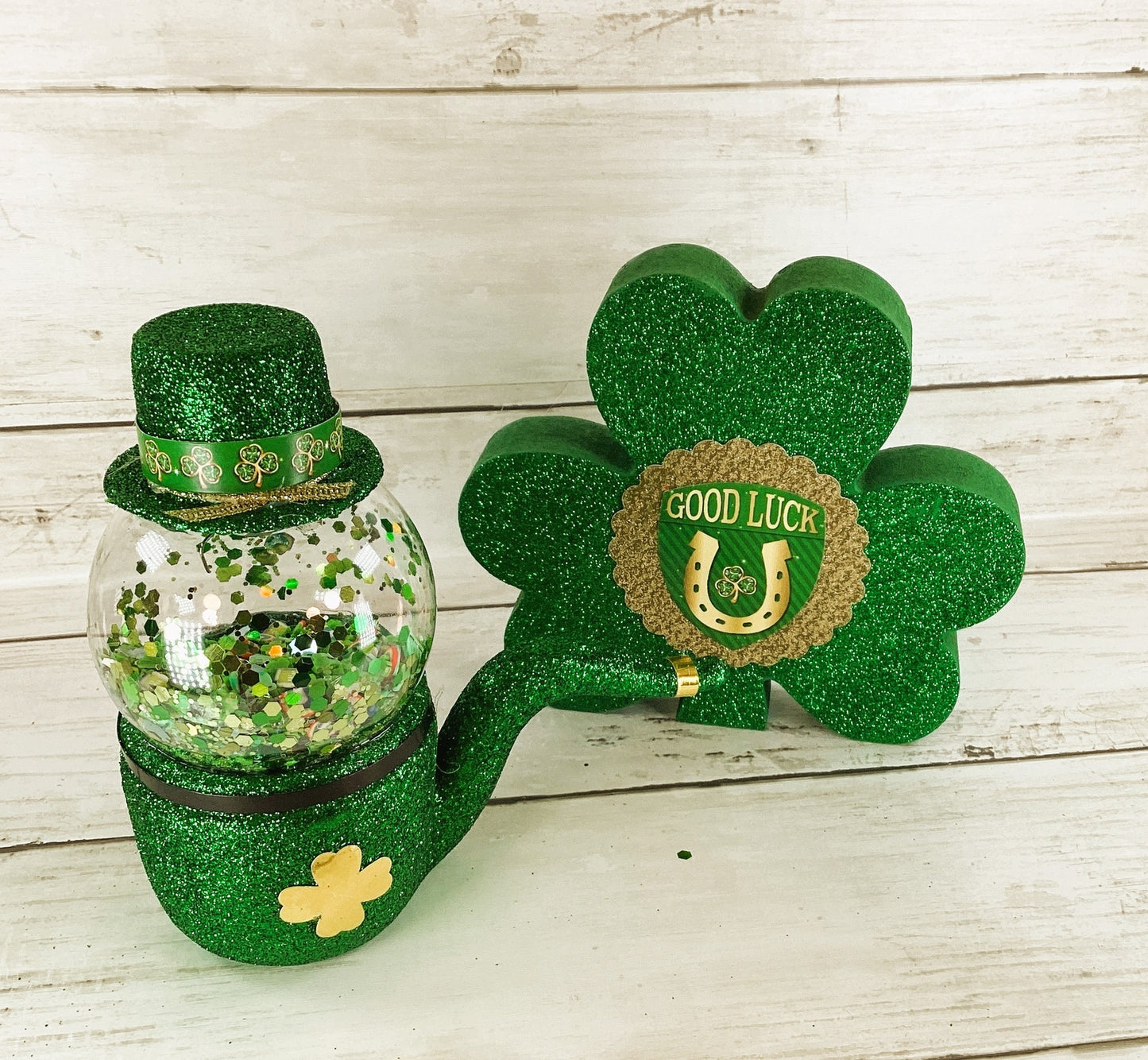 AGD St Patricks Decor - Irish Leprechaun Pipe Shaker Shamrock 2pc Set