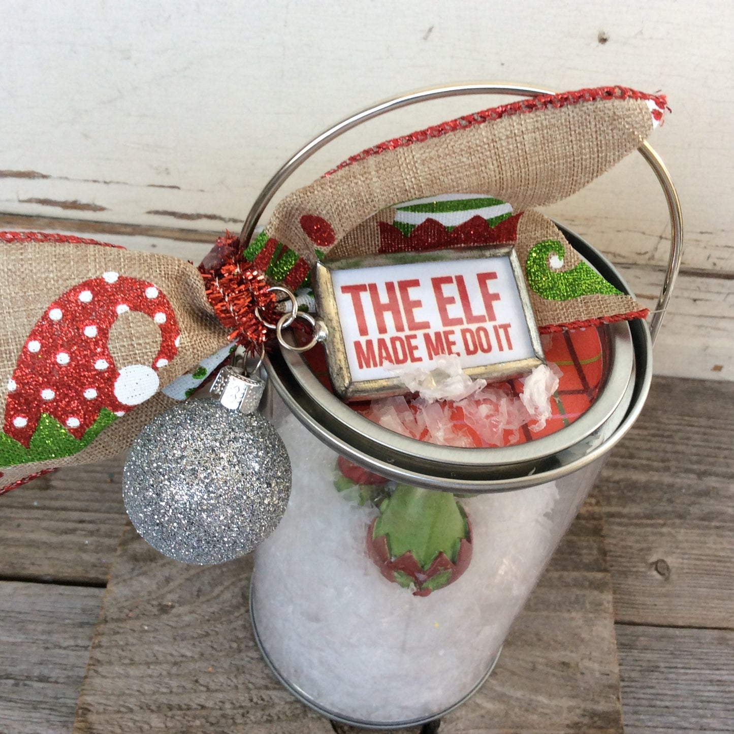 AGD Christmas Decor – Elf Made Me Do it Dome Pail Display