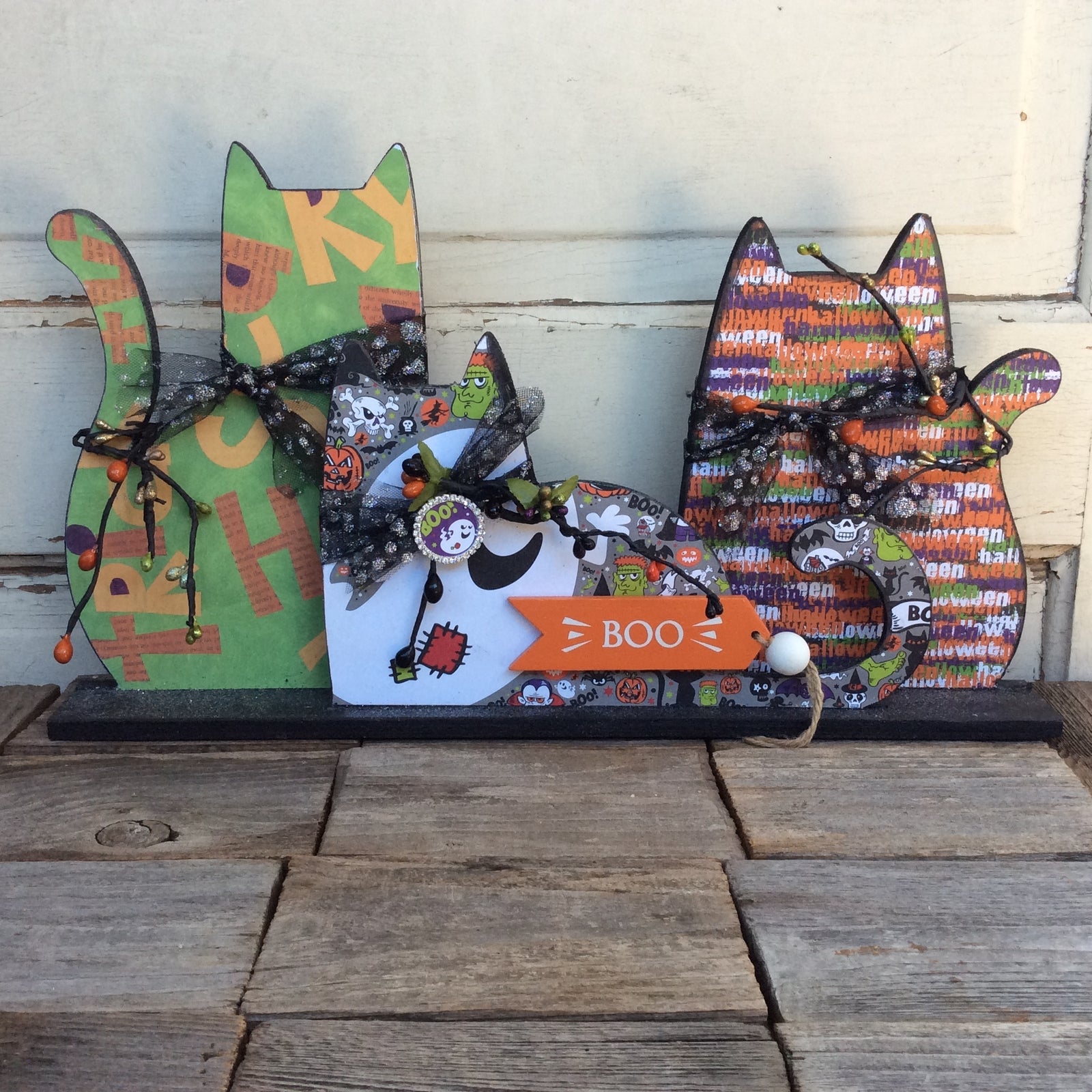 AGD Halloween Decor - Modern Prim Wood Trio Cat Tabletop Decor