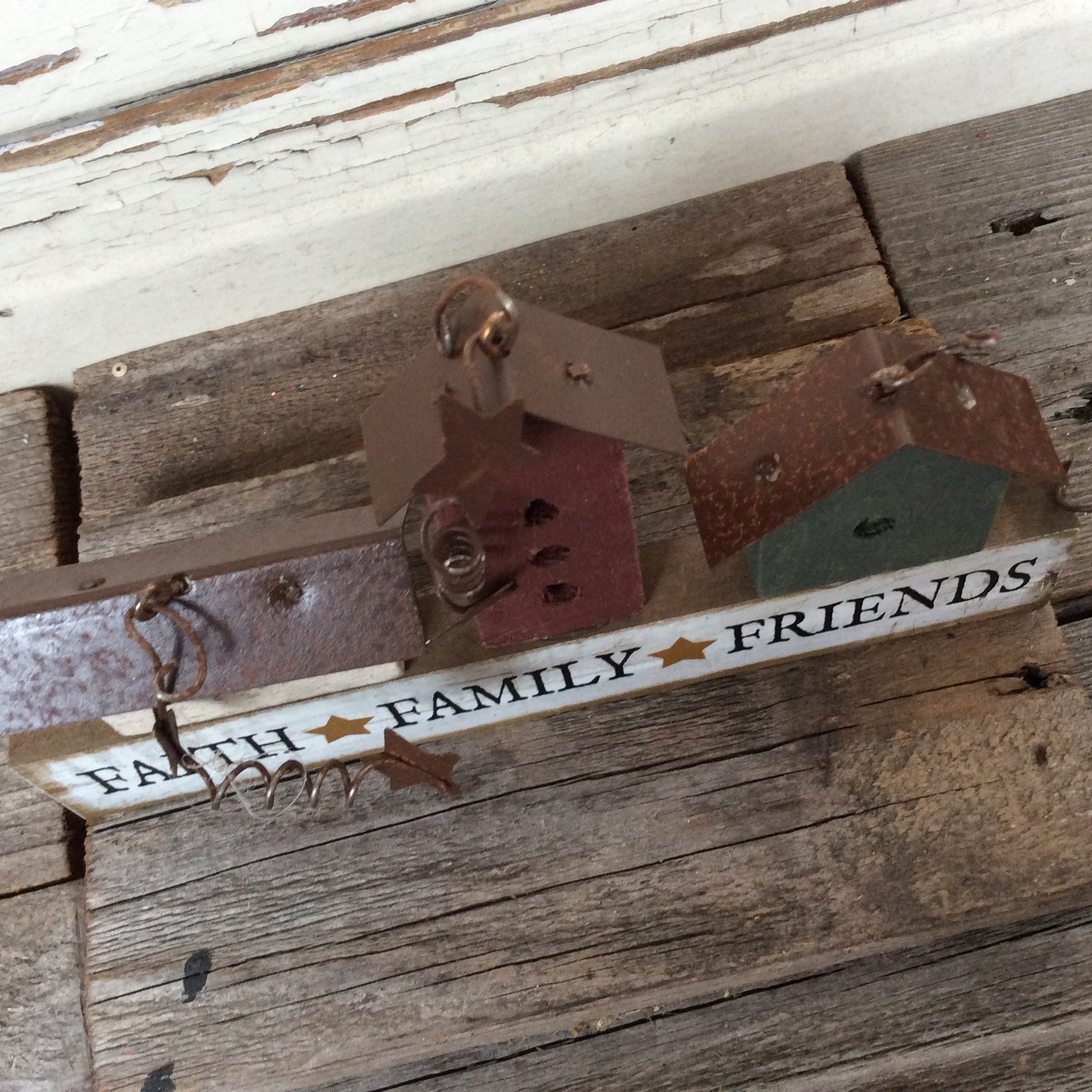 AGD Home Decor - Prim Faith Family Friends Mini Bird House