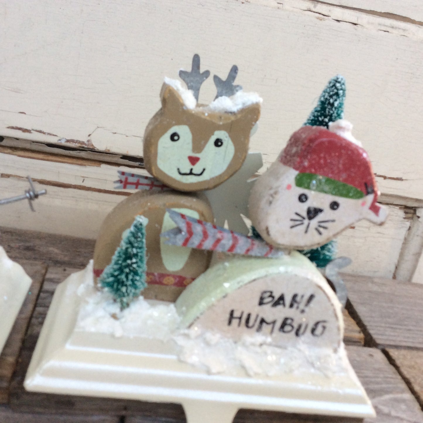 AGD Christmas Decor – Bah Humbug Cat & Santa Stocking Holder 2pc Set