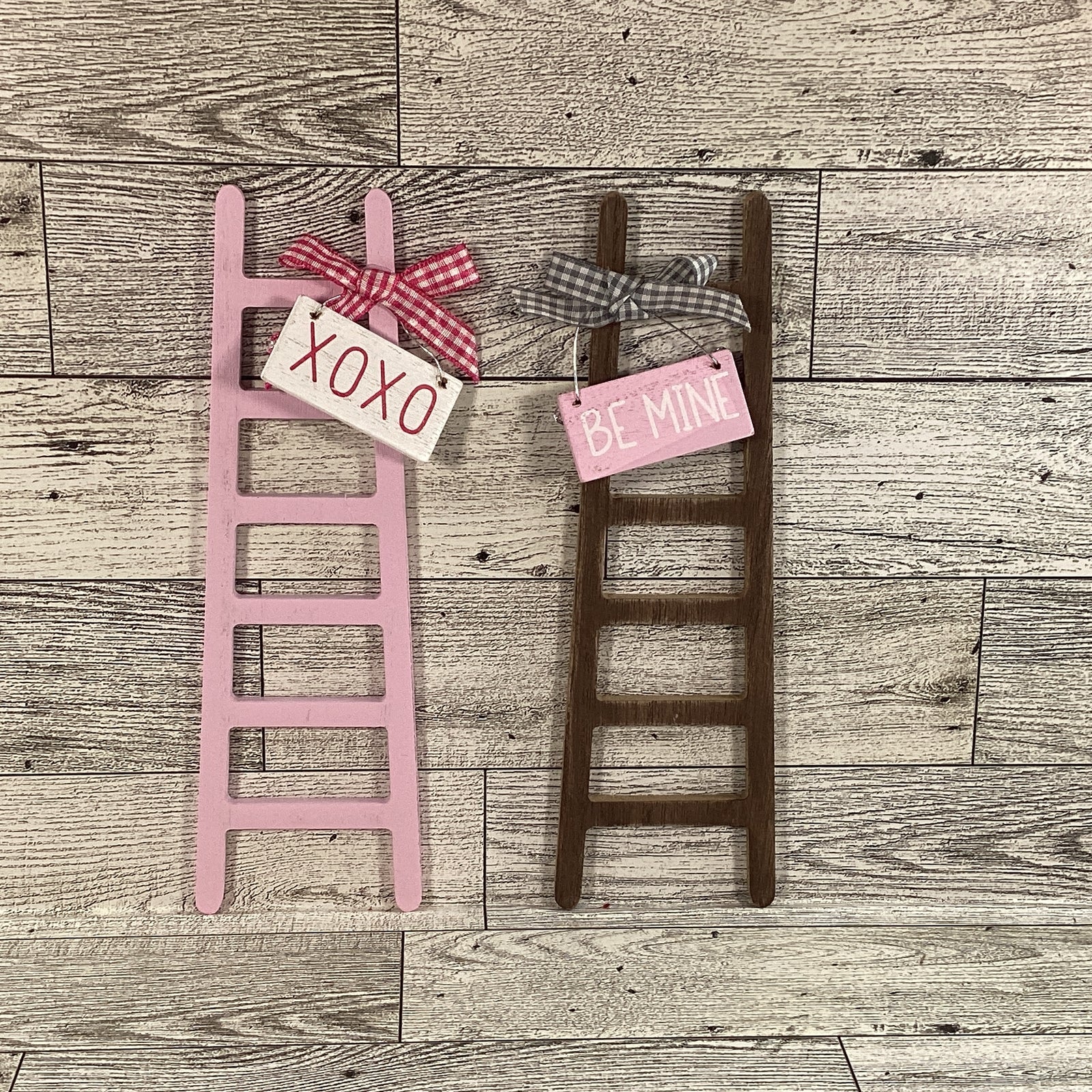HLHL Valentines Decor - Be Mine XOXO Brown Pink Wood Mini Ladders 2pc